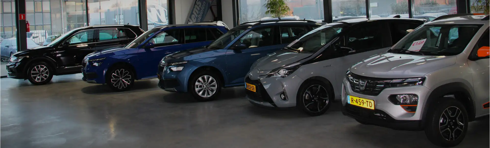Toyota Corolla 1.8 Hybrid Active Navigatie, Camera & Climate Cont Grijs - 2
