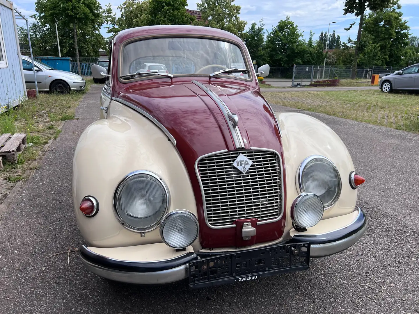 Oldtimer IFA IFA  F9 Beige - 1