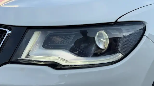Jeep Compass view 4