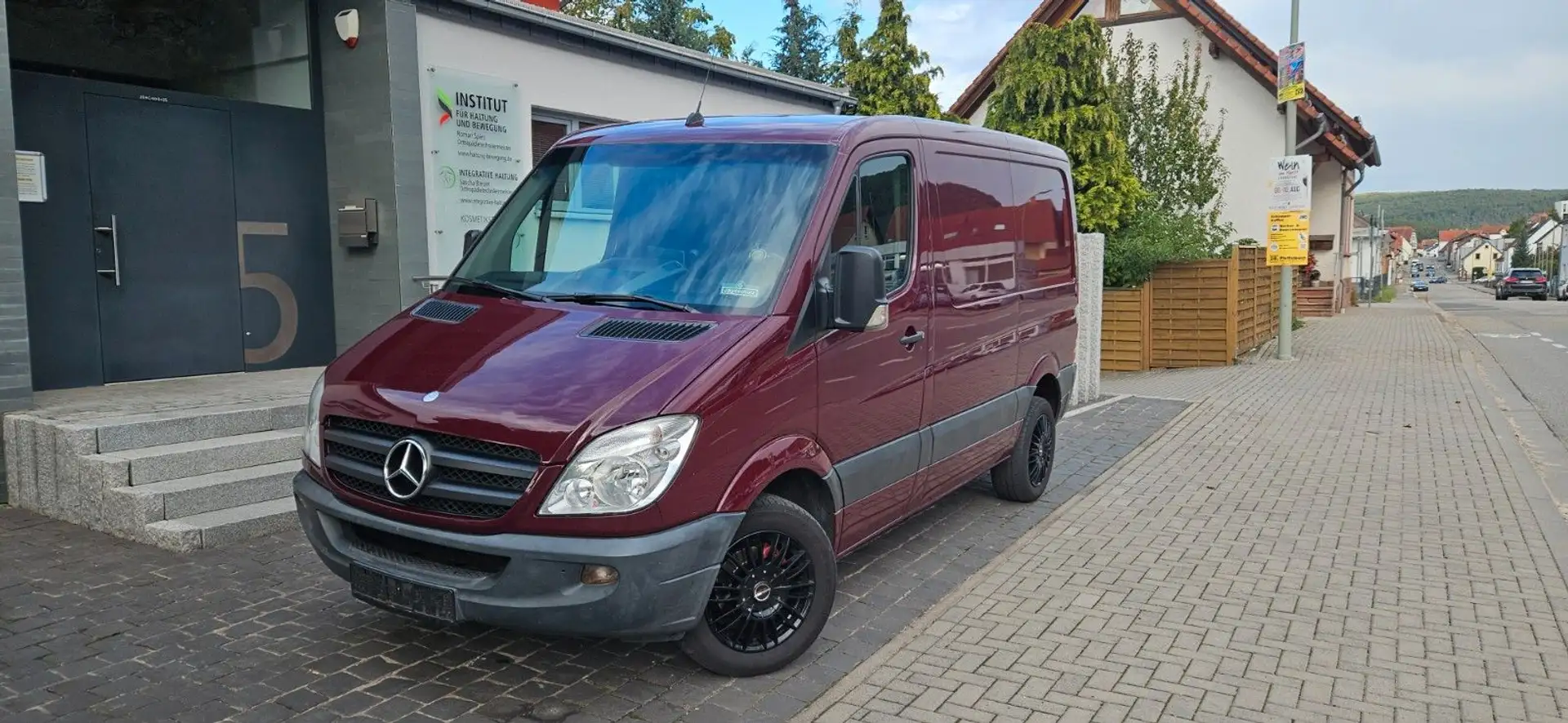 Mercedes-Benz Sprinter 219 CDI Kasten 6-Zylinder, Alu, 190PS Rot - 2