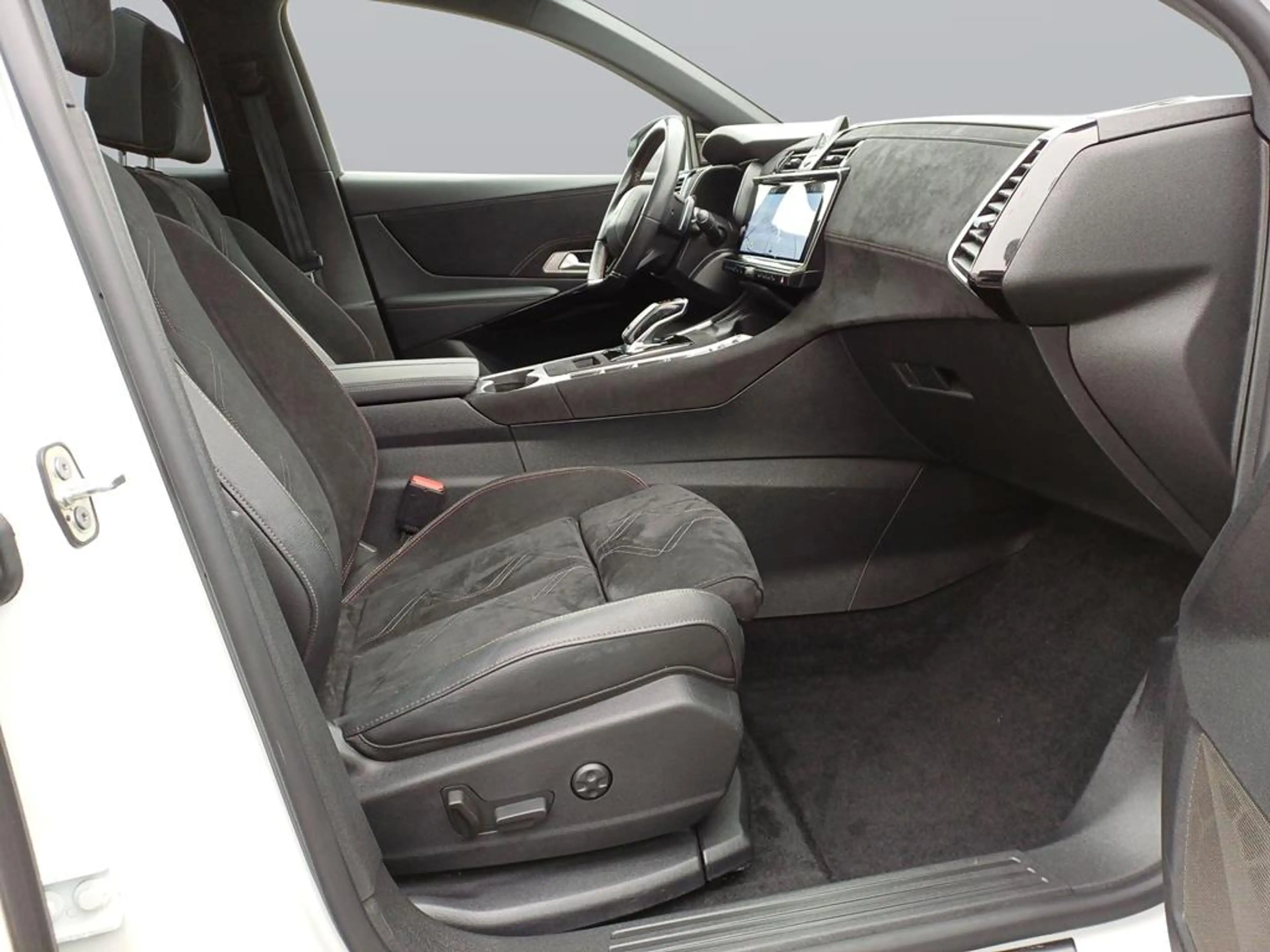 DS Automobiles DS 7 Crossback DS 7 PERFORMANCE LINE + BlueHDi 130 EAT8 — photo 10