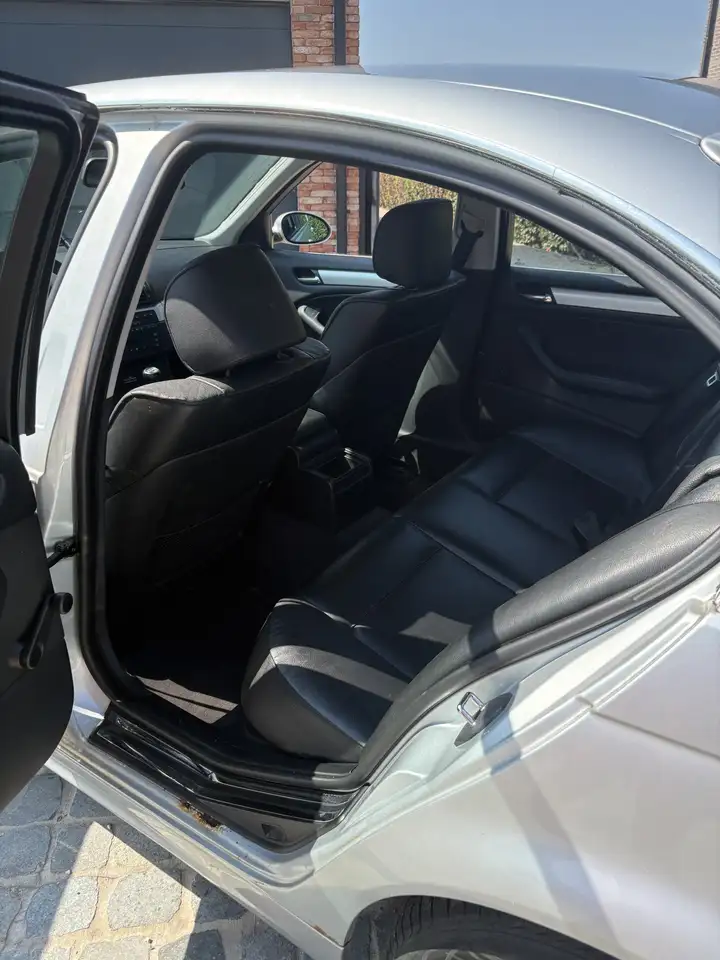BMW 320i Sport Edition //SOLD!! VENDUE !! VERKOCHT!!, foto 6