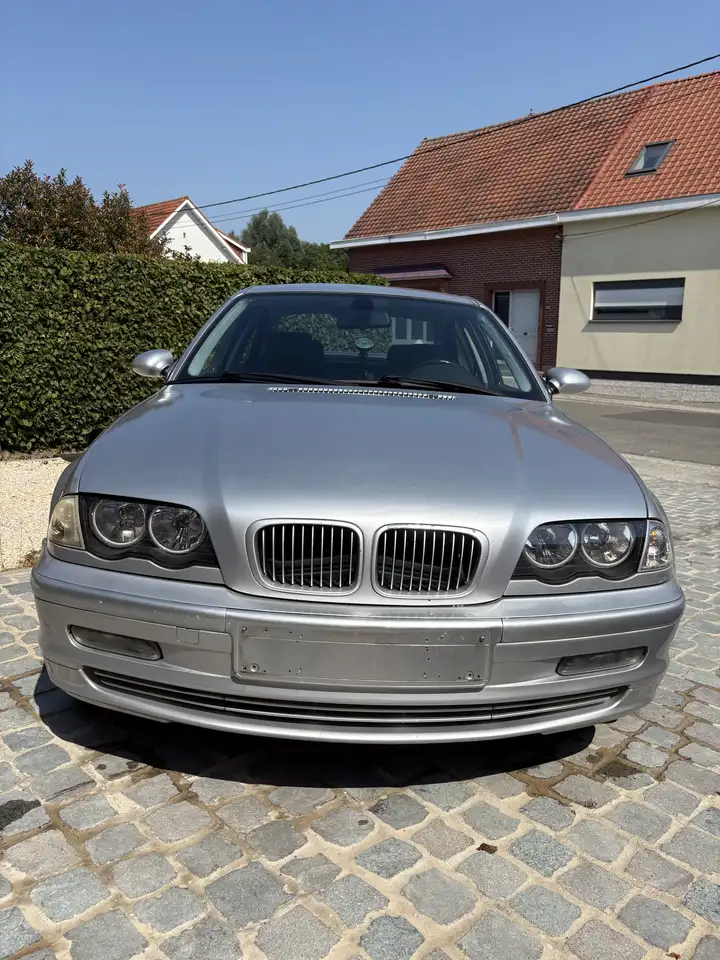 BMW 320i Sport Edition //SOLD!! VENDUE !! VERKOCHT!!, foto 3