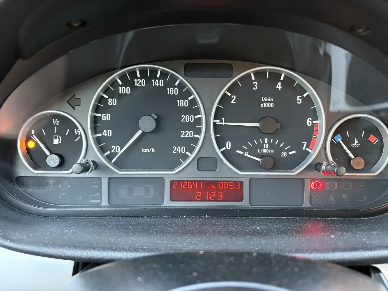 BMW 320i Sport Edition //SOLD!! VENDUE !! VERKOCHT!!, foto 8