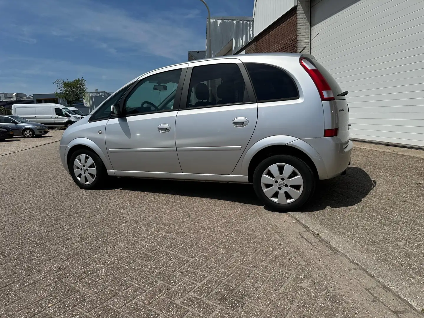 Opel Meriva 1.6-16V Cosmo | Airco | Cruisecontrol | Lage Kilom Gris - 2