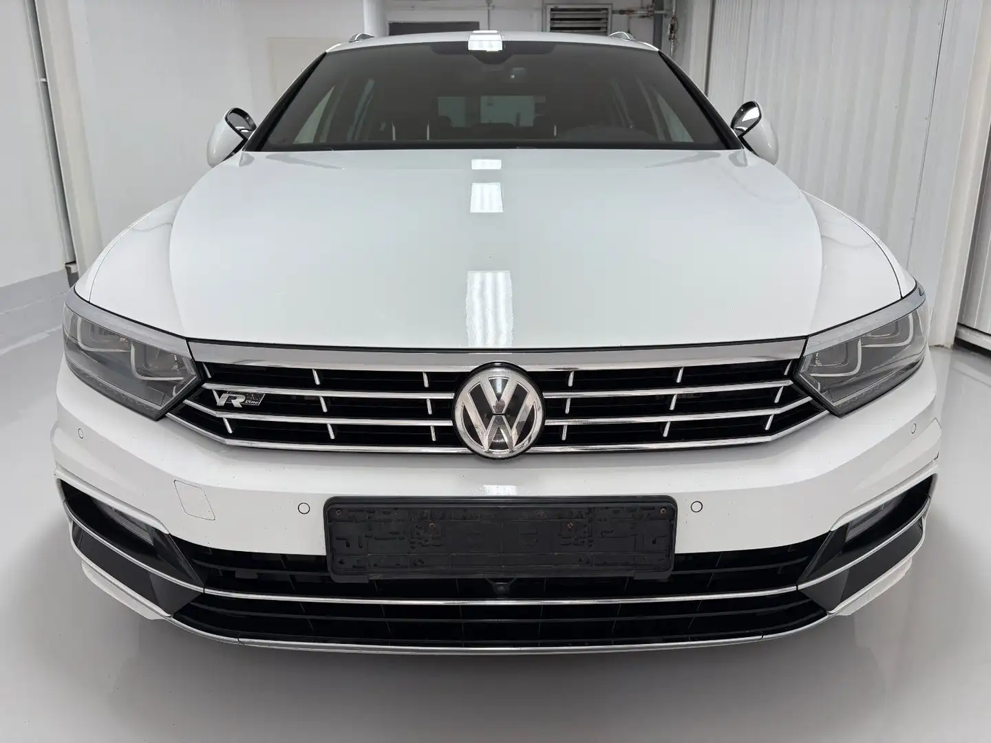 Volkswagen Passat Variant Highline/R-Line 4Motion Blanc - 2