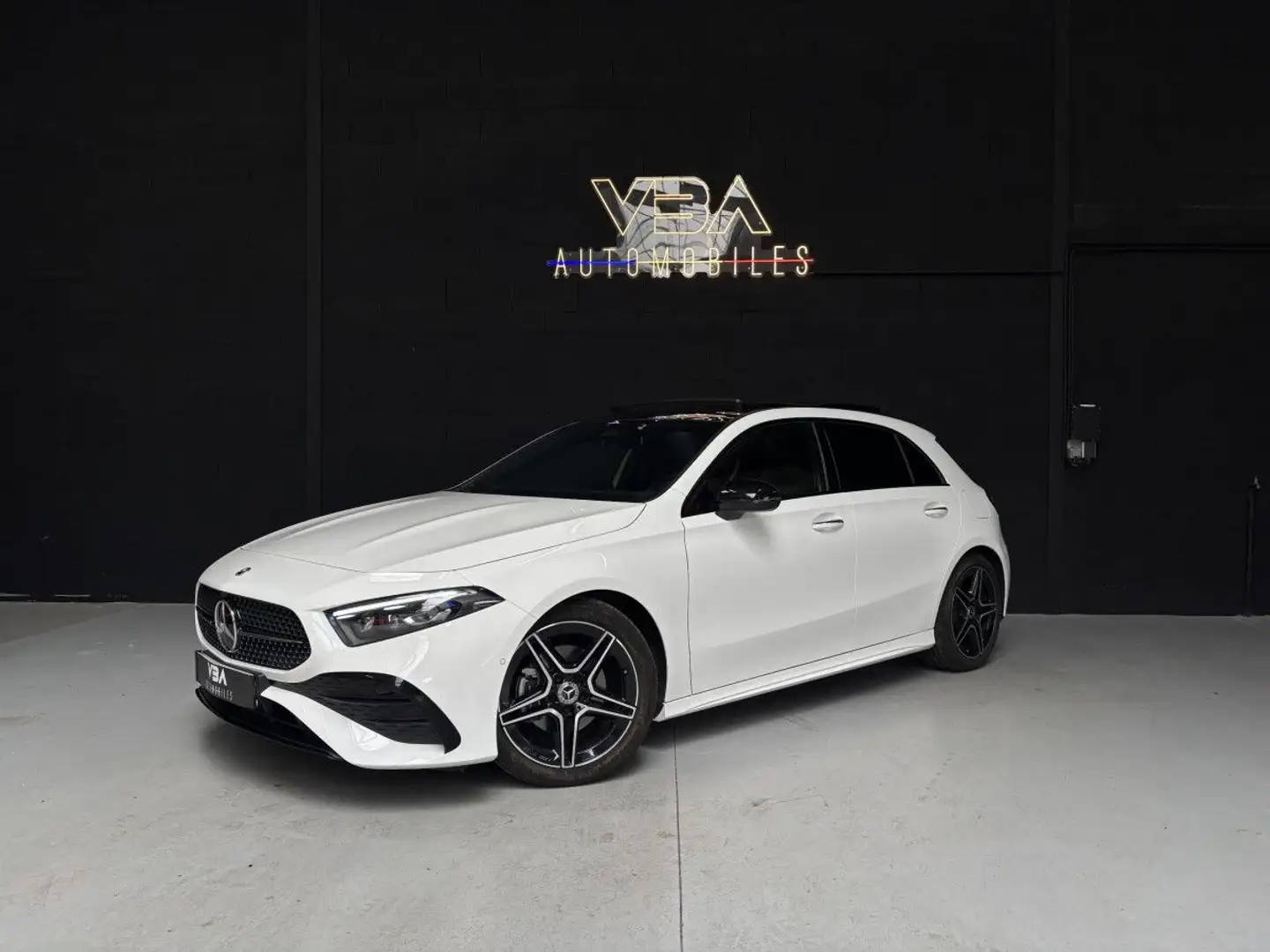Mercedes-Benz A 200 Compact (4) 200 d AMG Line 8G-DCT Blanc - 1