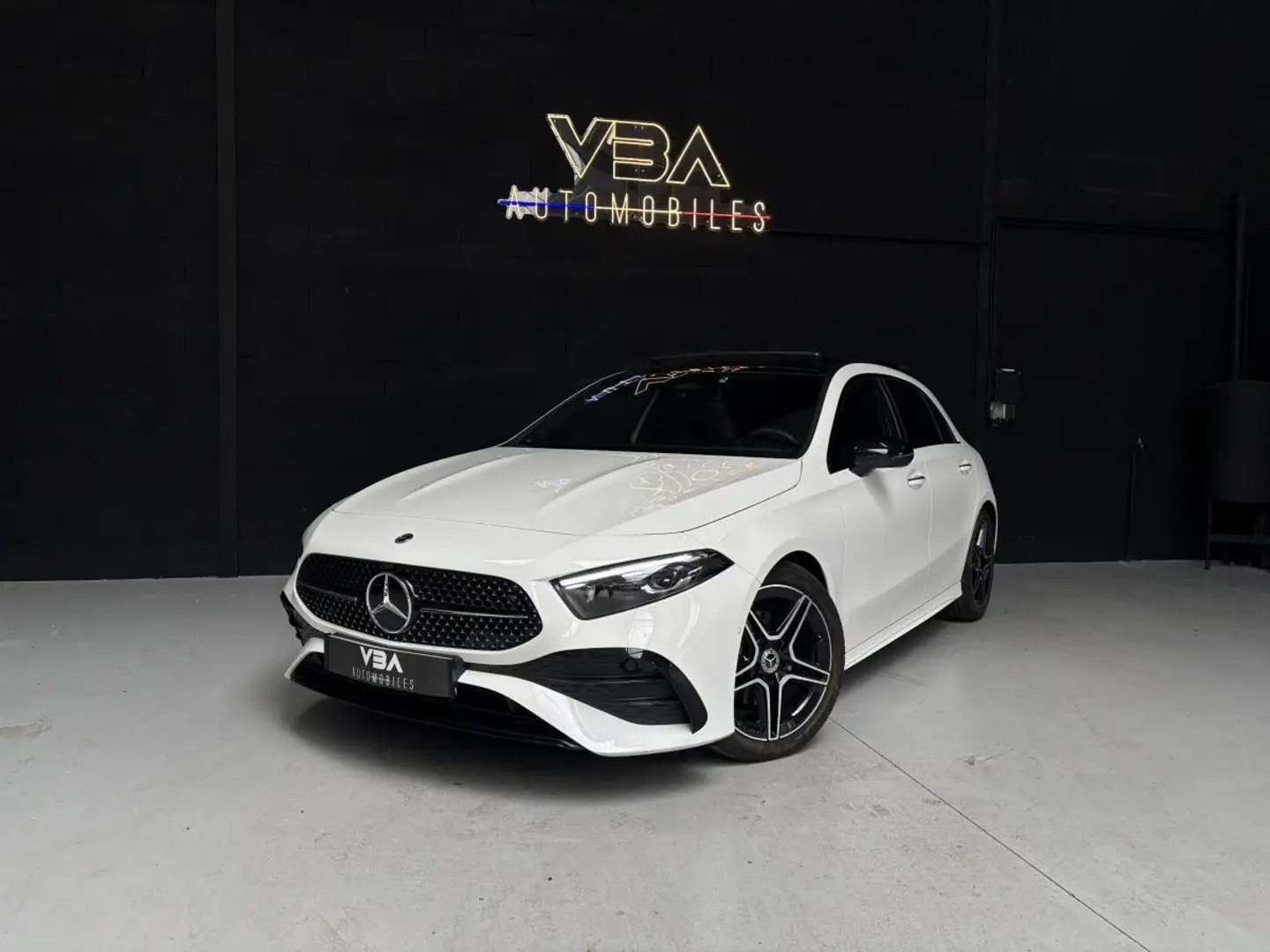 Mercedes-Benz A 200 Compact (4) 200 d AMG Line 8G-DCT Blanc - 2