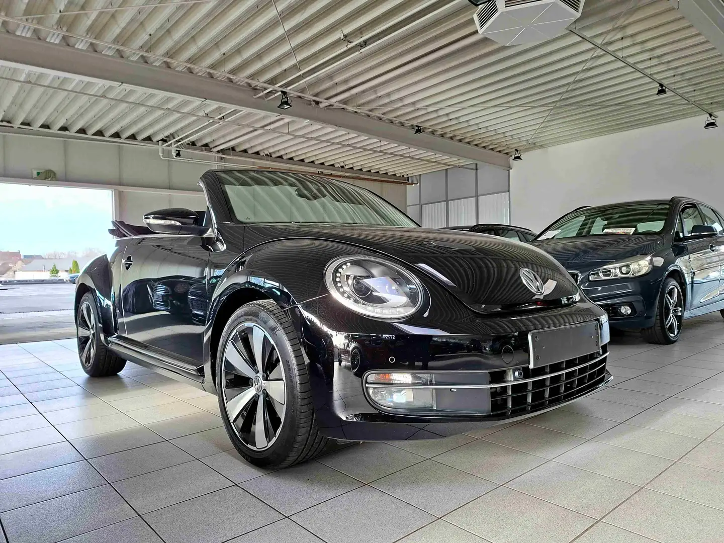 Volkswagen Beetle Beetle Cabriolet 1.2 TSI Design Navigation Sitzhzg Black - 1