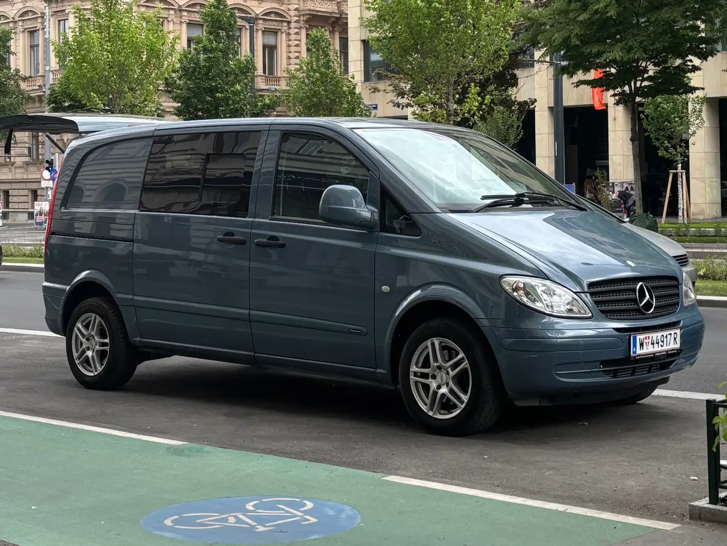 Mercedes-Benz Vito 115 CDI kompakt Aut. Grau - 1