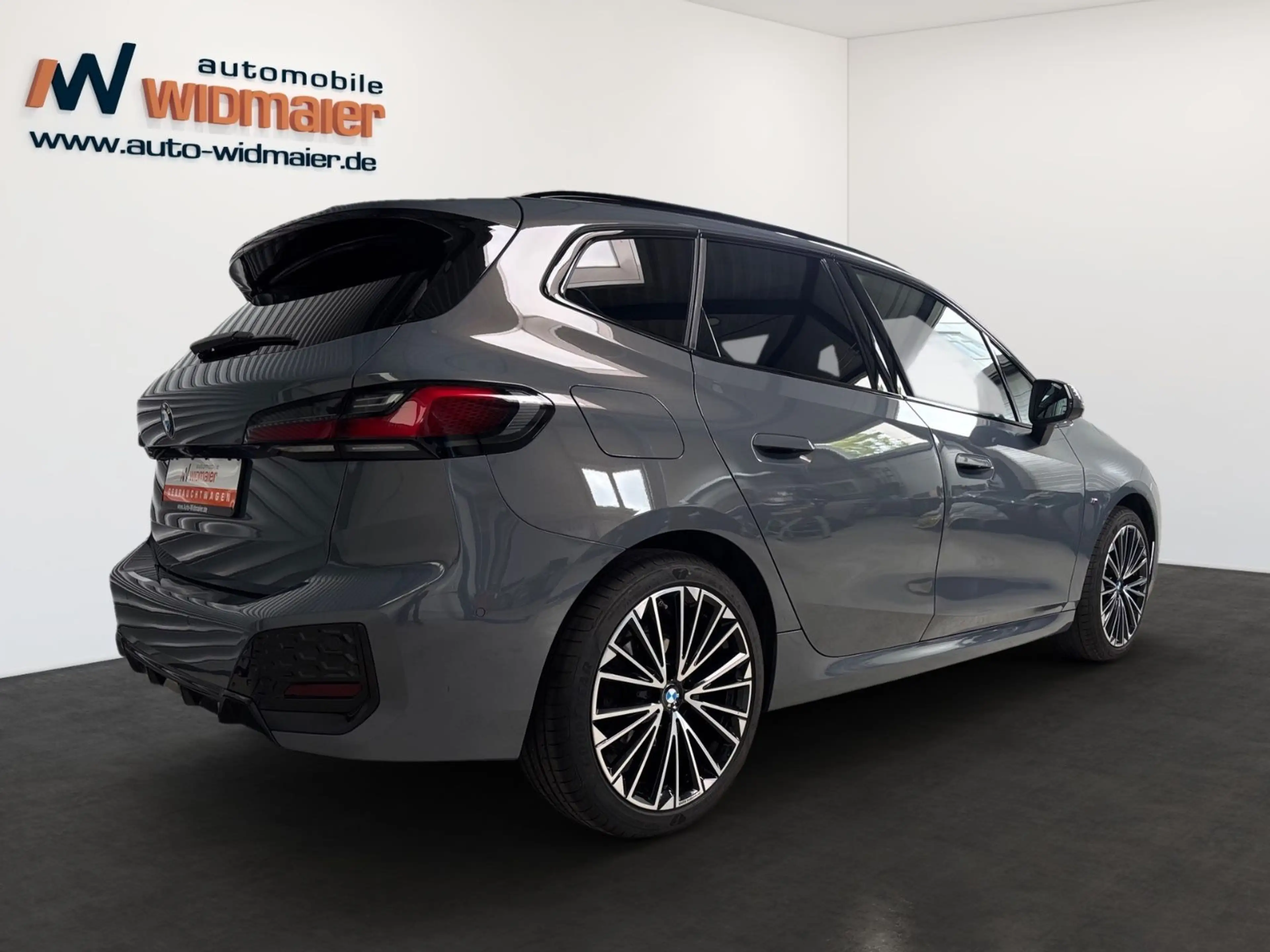 BMW 218 M Sport--AHK/DrivingProf/Pano — photo 4