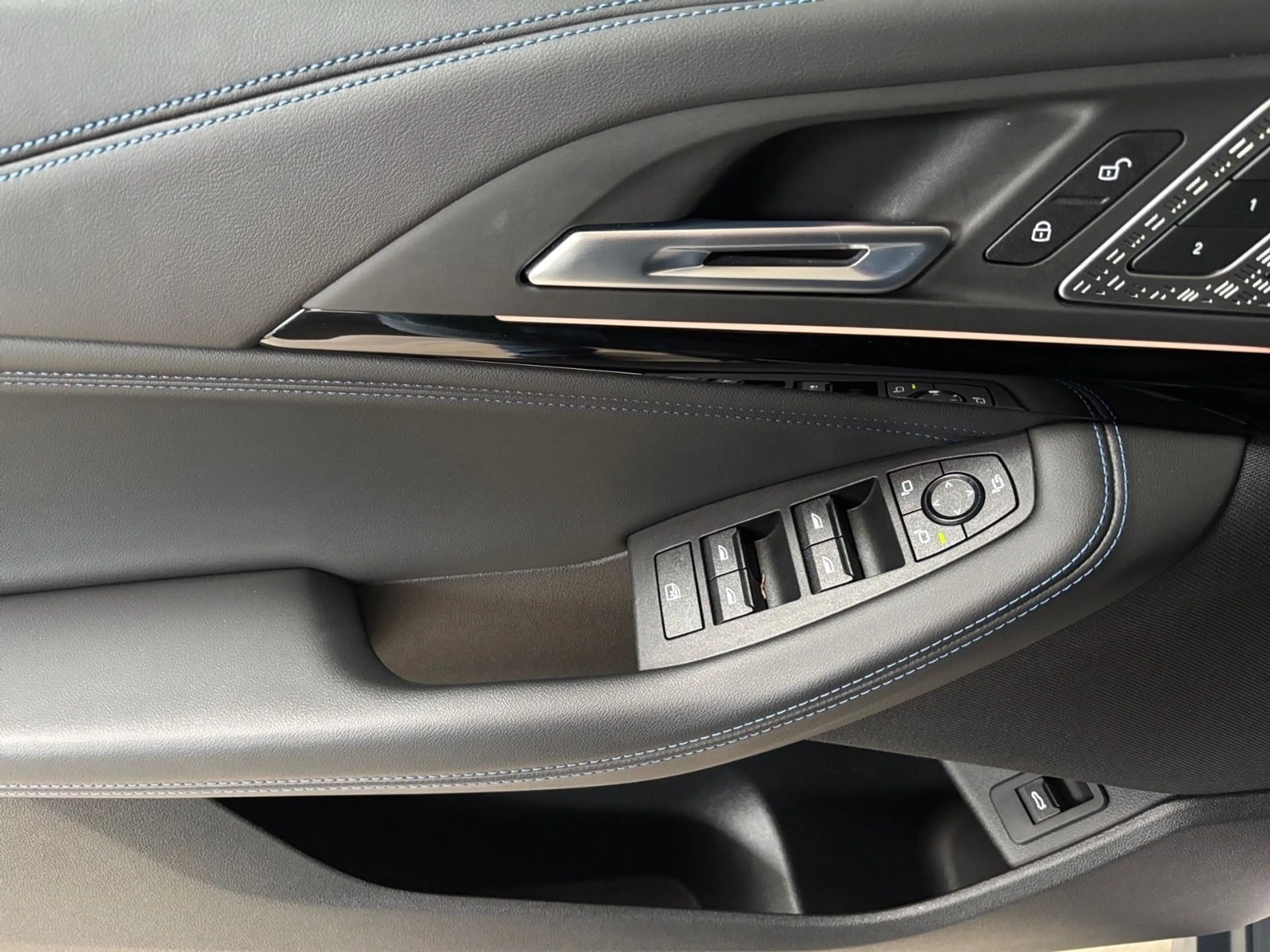 BMW 218 M Sport--AHK/DrivingProf/Pano — photo 13