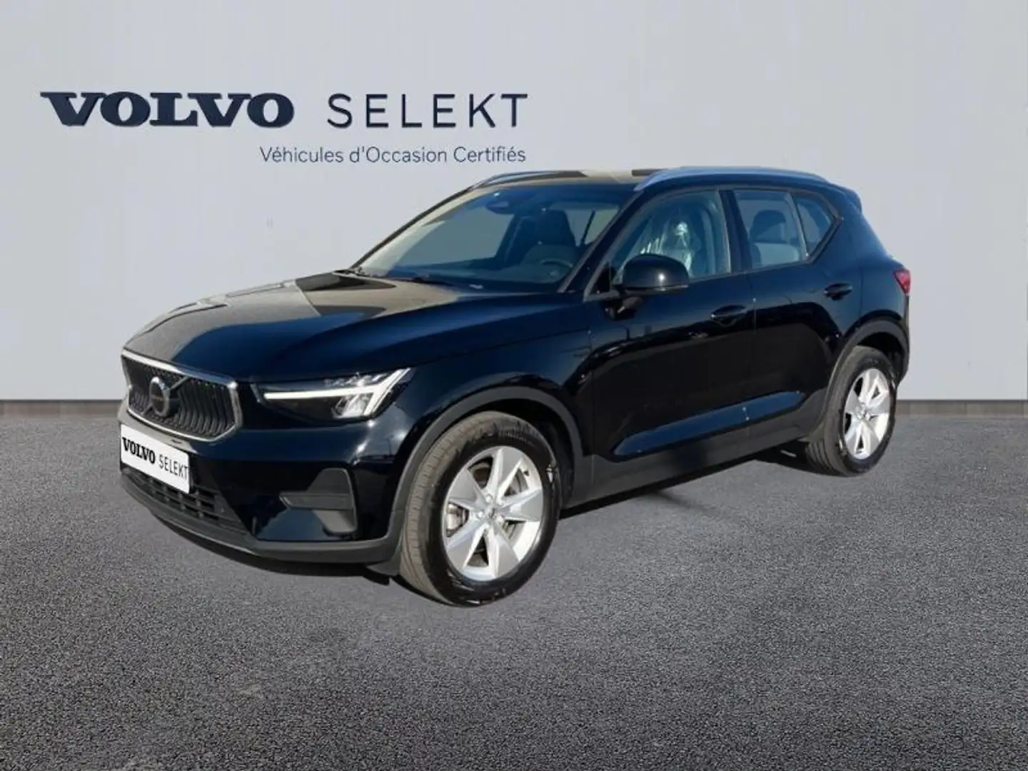 Volvo XC40 B3 163ch Momentum Business DCT 7 Noir - 1