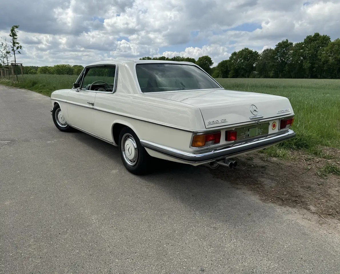 Mercedes-Benz C 250 W114 250 CE, foto 2