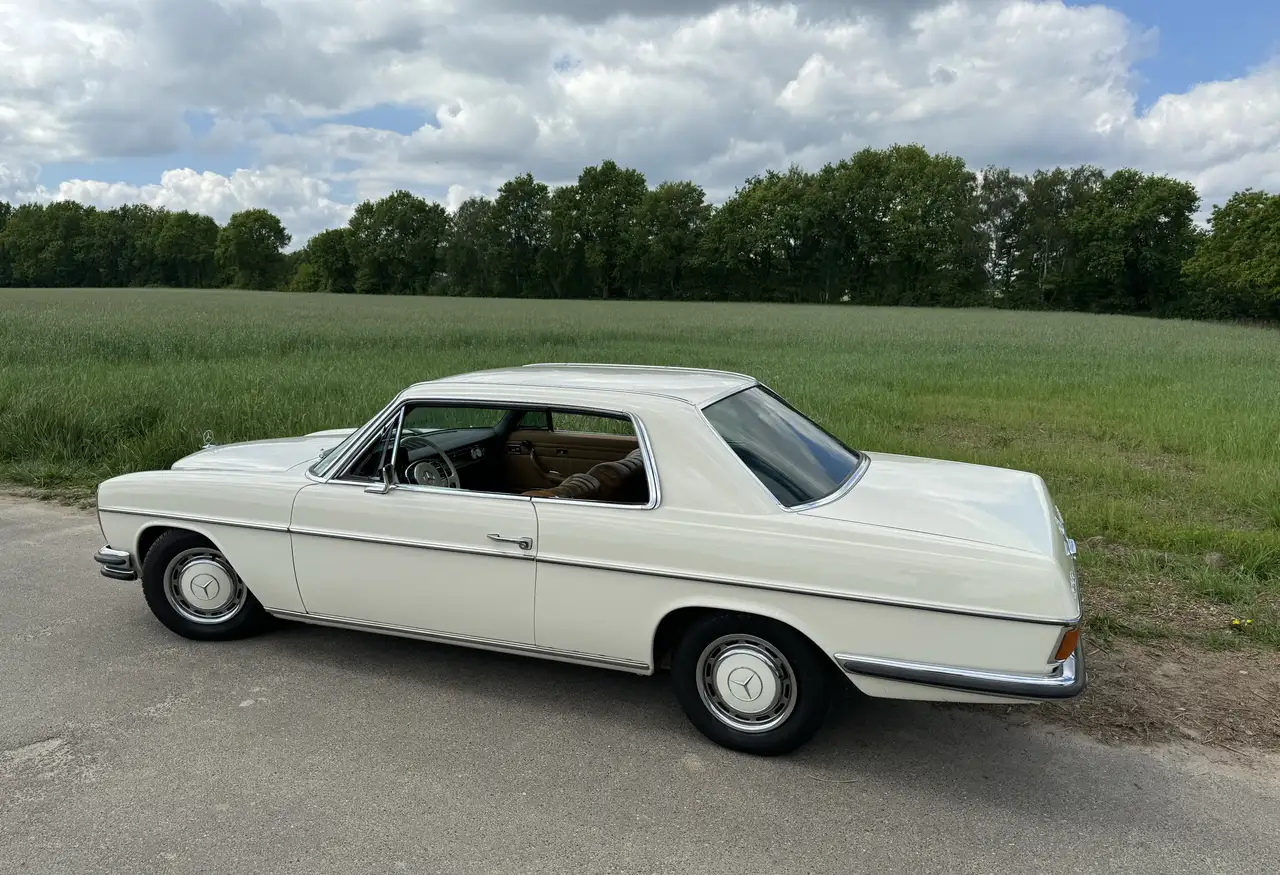 Mercedes-Benz C 250 W114 250 CE, foto 1