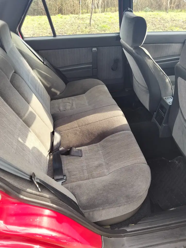Alfa Romeo 75 1.8 ie, foto 6