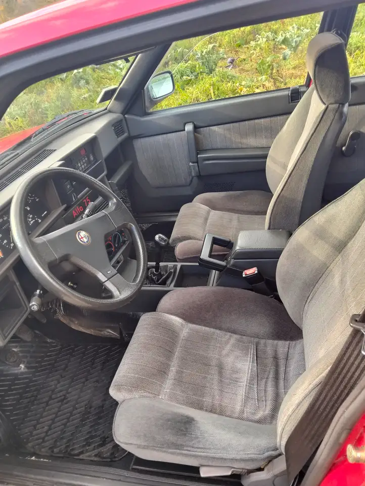 Alfa Romeo 75 1.8 ie, foto 5