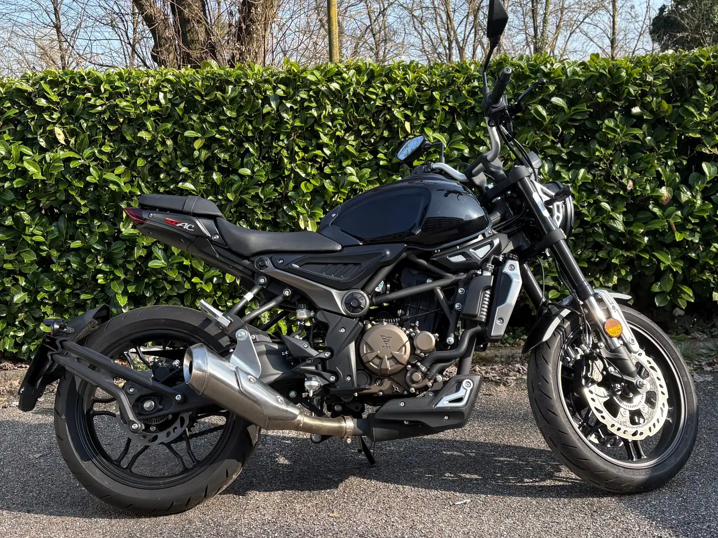 Voge 300AC 300AC Negro - 1