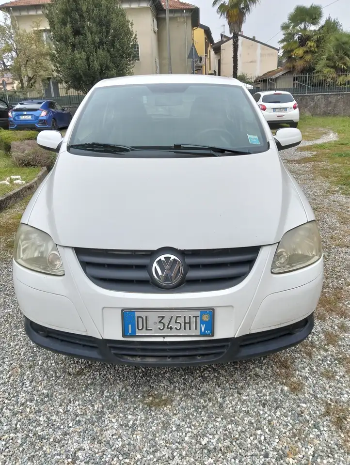 Volkswagen Fox 1.2 Easy clima — photo 1 of 10