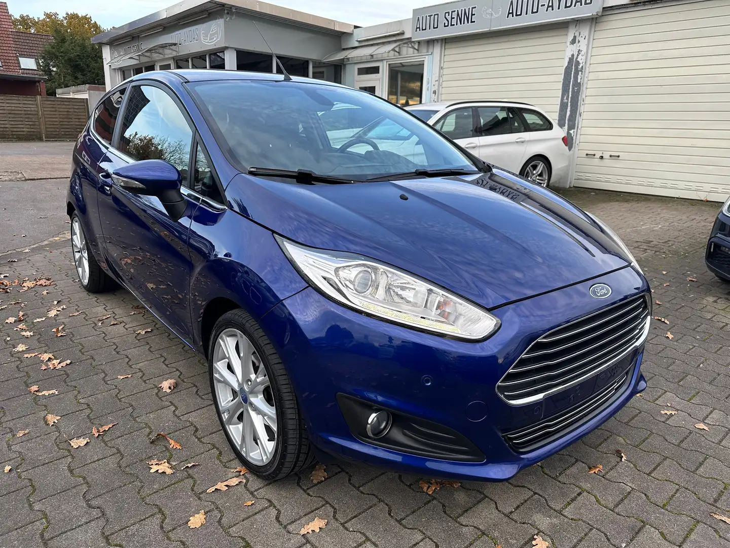 Ford Fiesta Titanium-Navi-Leder-Xenon-Kamera-KeylessGo-Sitzh. Blauw - 1