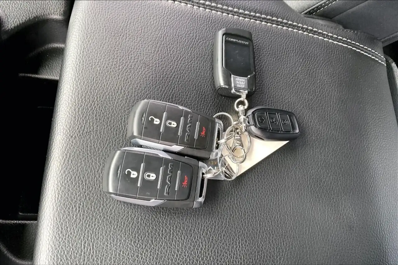 RAM 1500 снимка RAM 1500