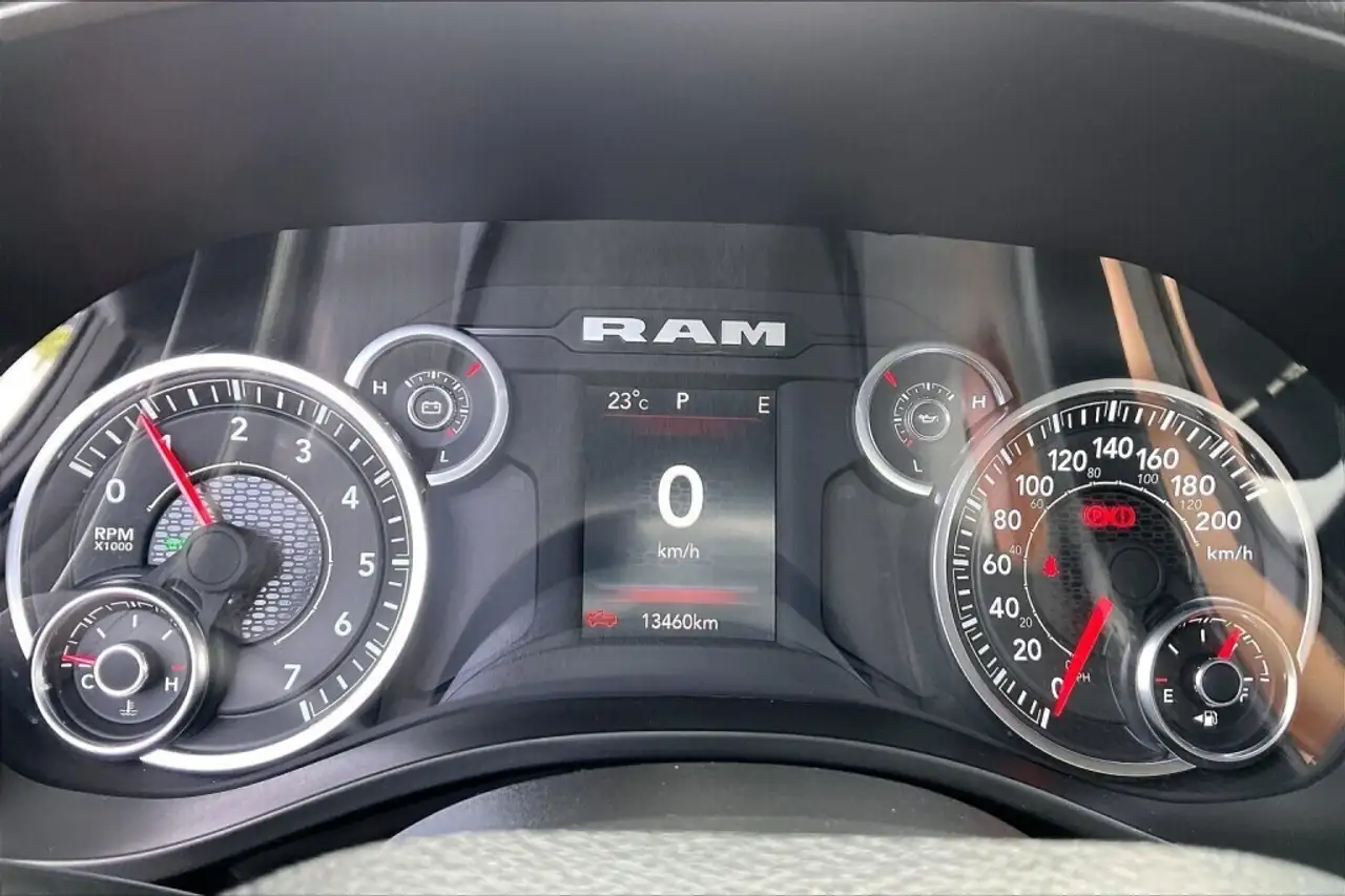 RAM 1500 снимка RAM 1500