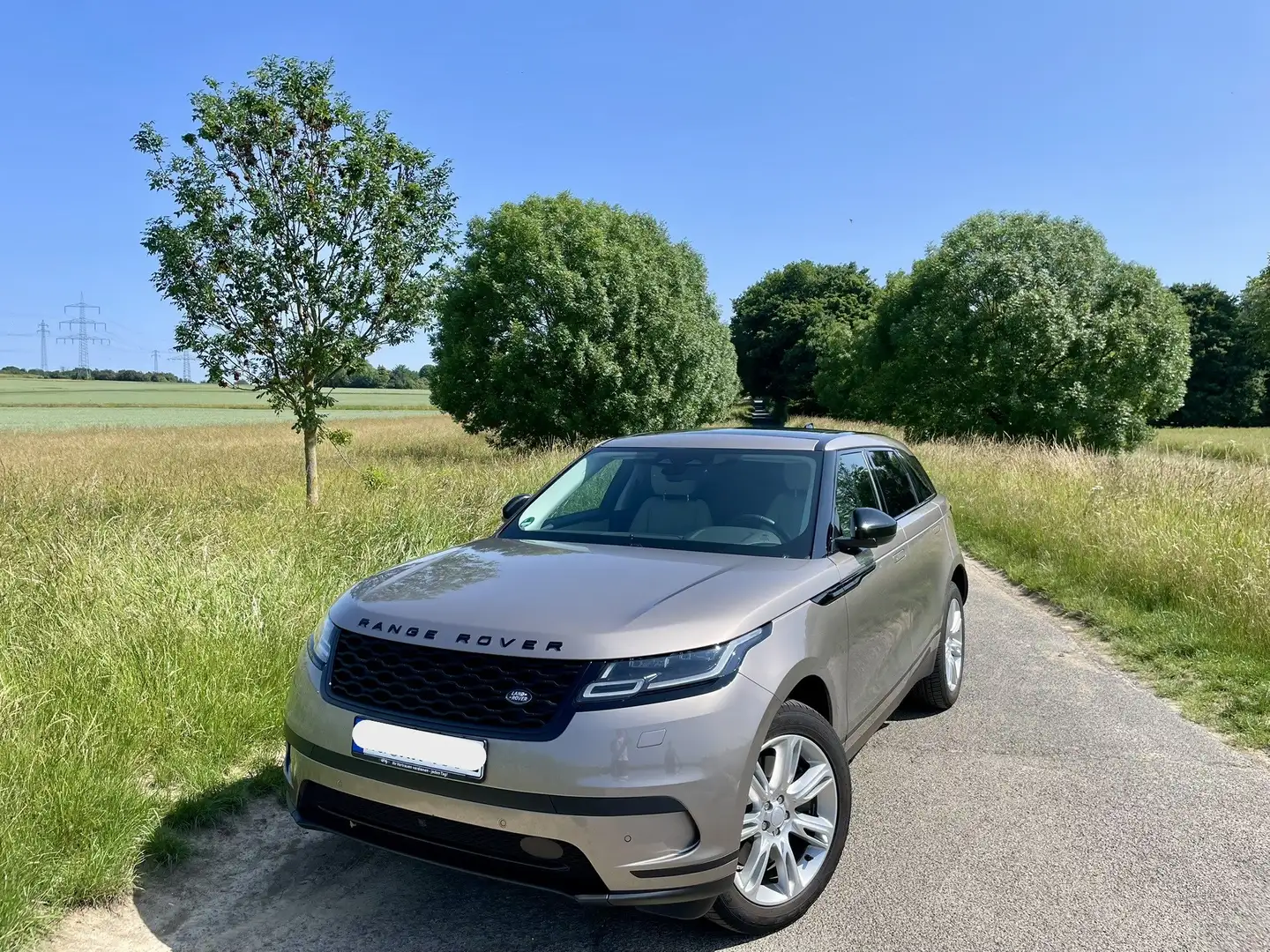 Land Rover Range Rover Velar AWD P400e S Pano AHK Assistenz Prem WinterP Beige - 2
