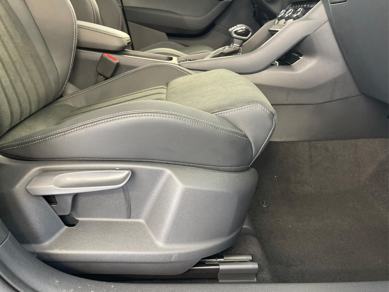 Skoda Karoq Sportline TSI 4x4 360°+19 Zoll+Navi+AHK+360°+AC... — photo 14