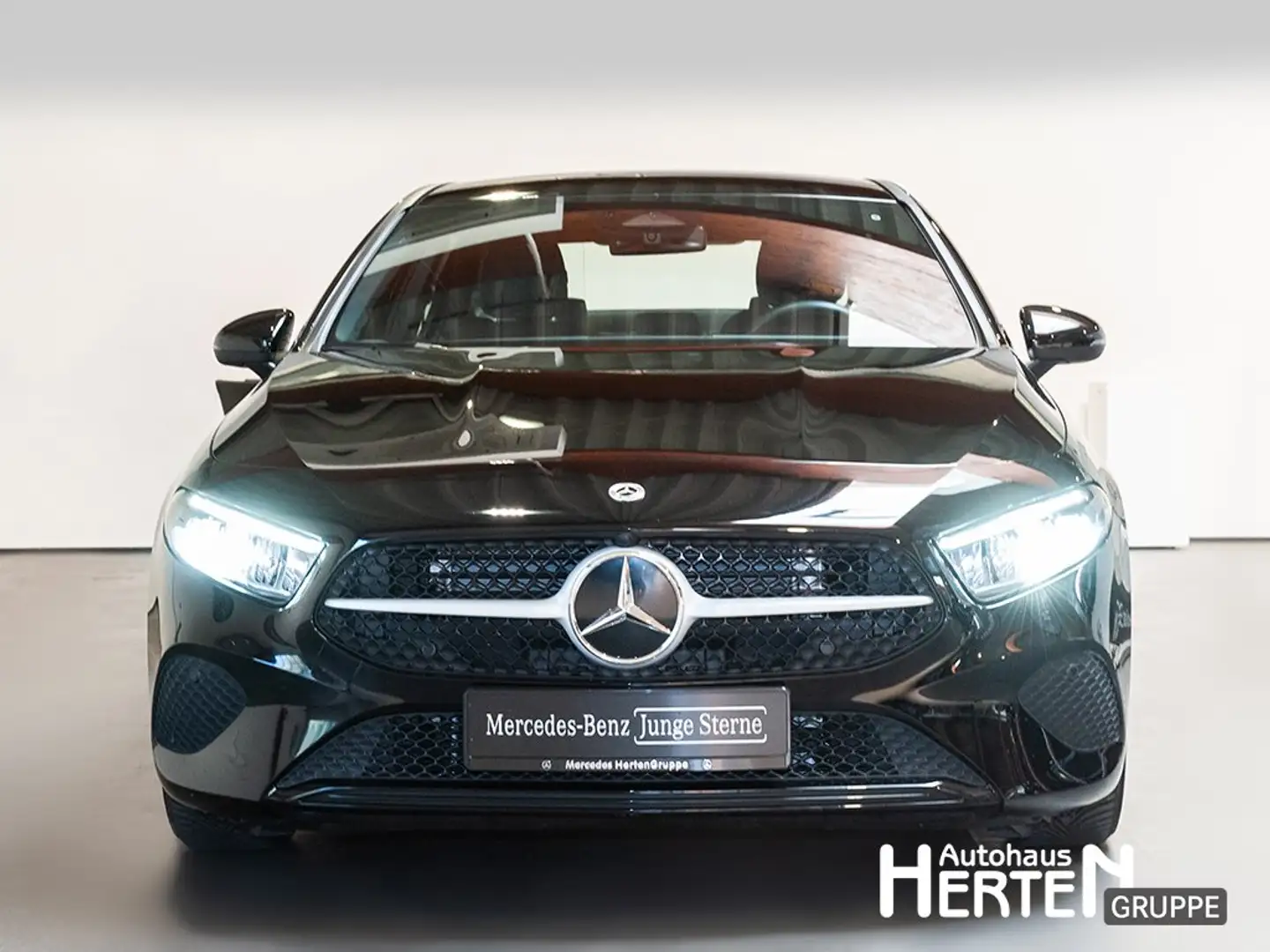 Mercedes-Benz A 180 A180 Lim.+ADVANCED+LED+R-KAMERA+MBUX-NAVI+DAB+ Schwarz - 2