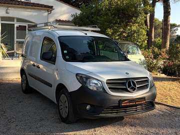 FOURGON 109 CDI COMPACT PRO / 6575 EUROS HT / 1ÈRE MAIN / ORIGINE FRANCE / ENTRETIEN À JOUR