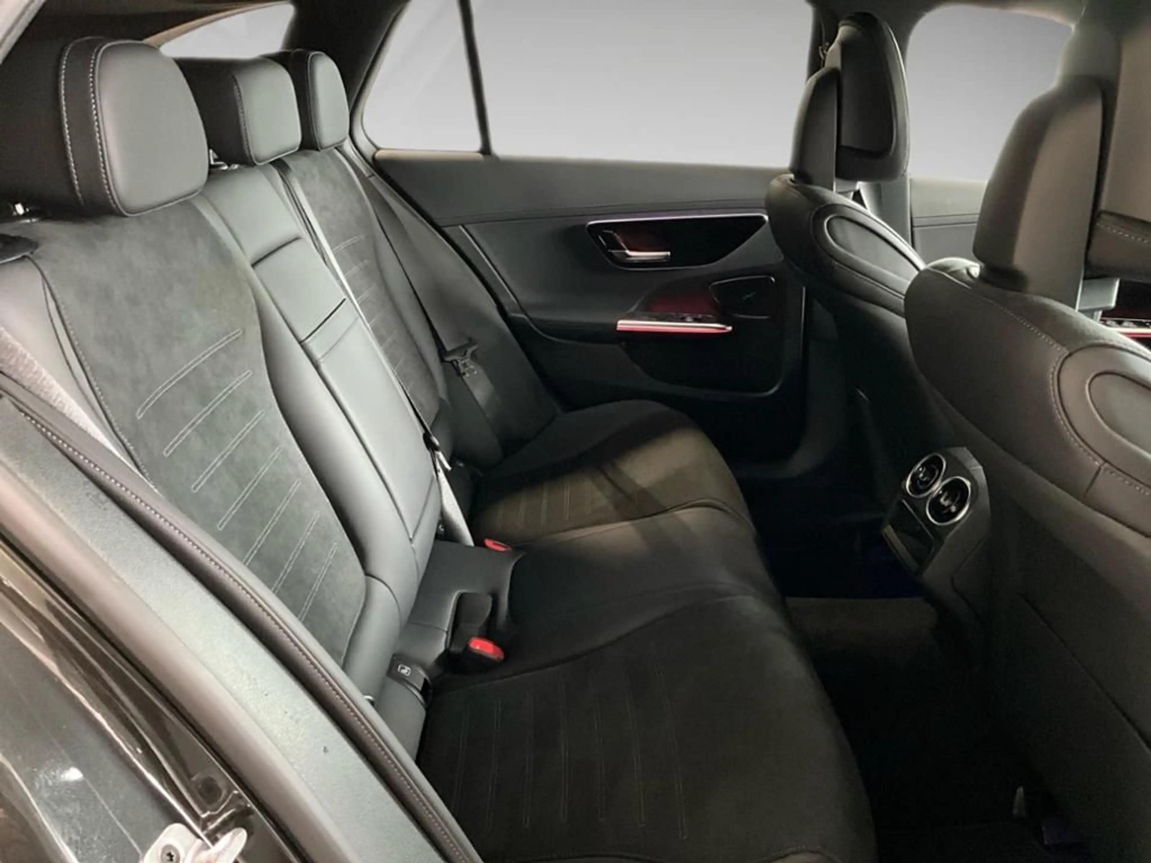 Mercedes-Benz C 200 T AMG-Line 360 AHK AUT Akustikglas Kam. LM — photo 11