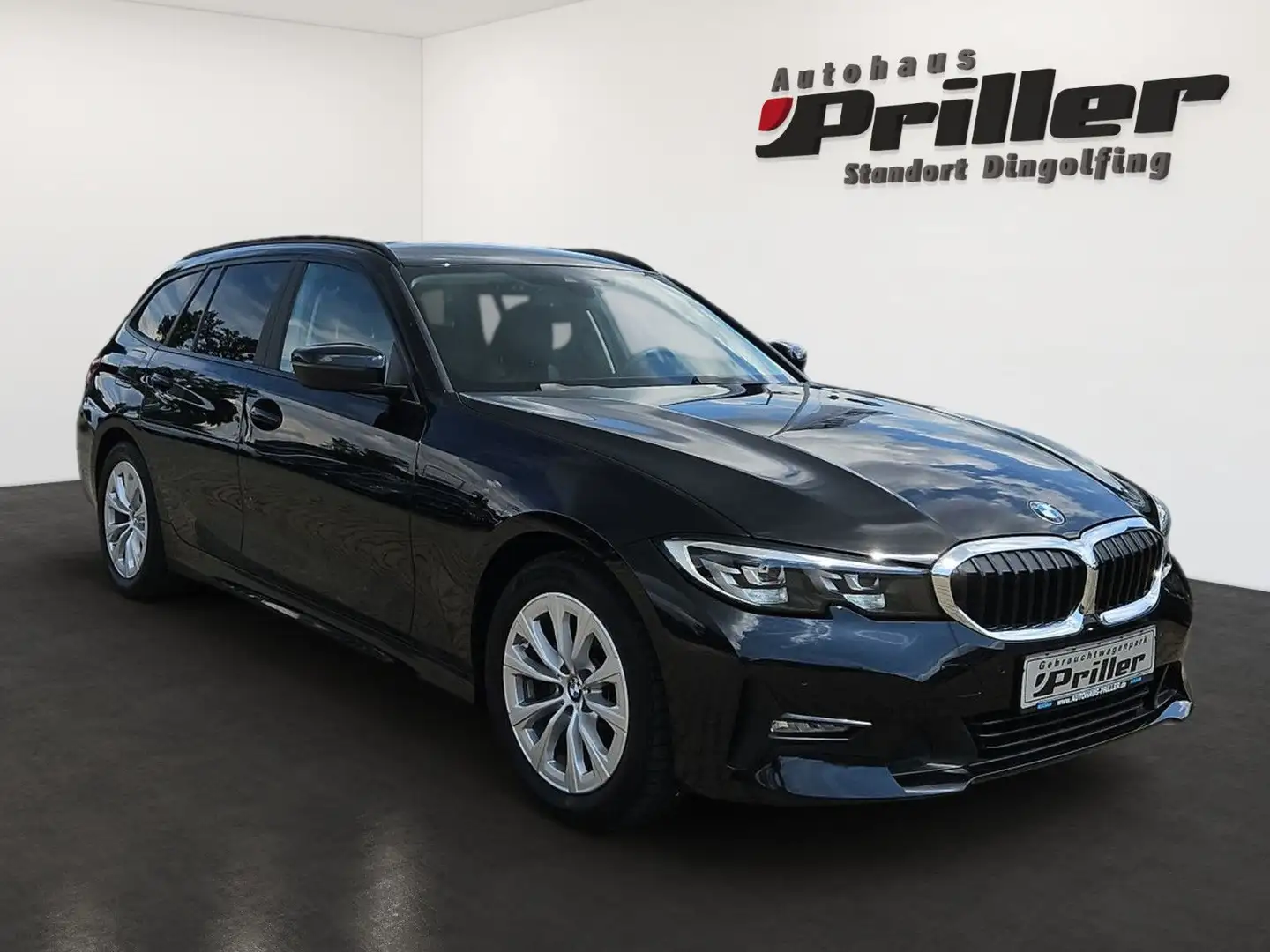 BMW 320 d Touring xDrive Advantage/LED/AHK/LiveCockpi Schwarz - 2