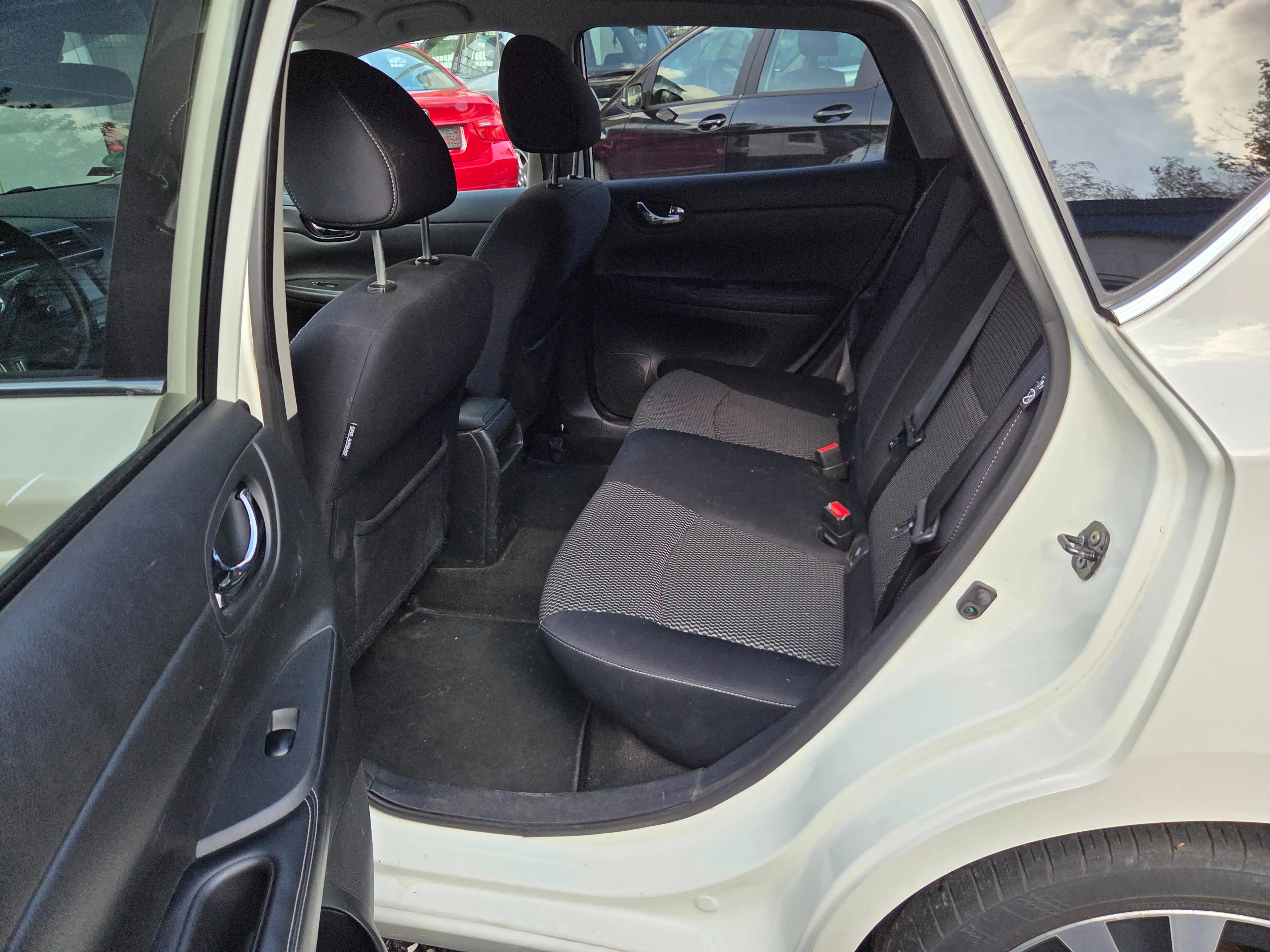Nissan Pulsar Acenta erst 128000 Klima Navi Kamera TÜV neu — photo 8
