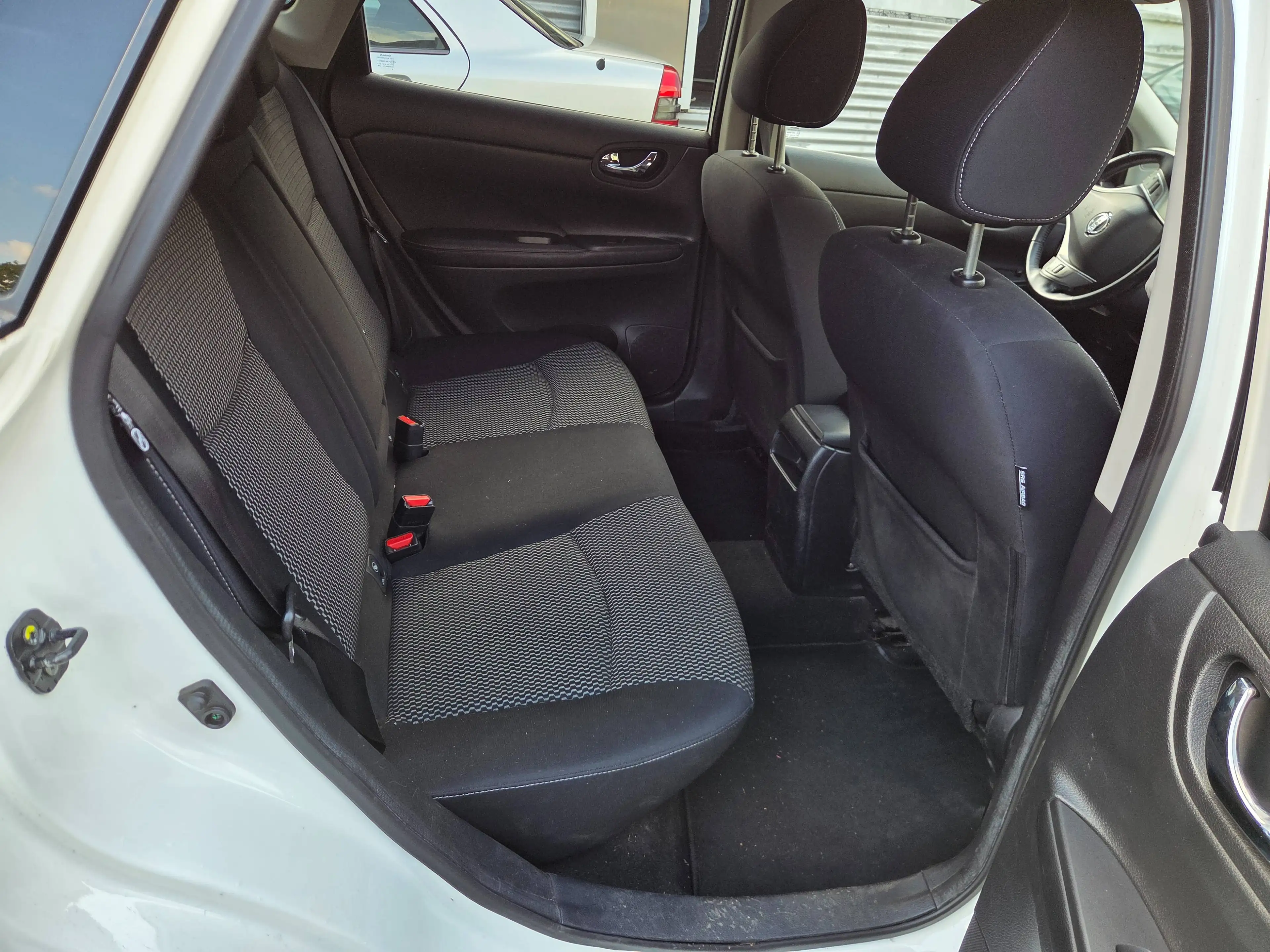 Nissan Pulsar Acenta erst 128000 Klima Navi Kamera TÜV neu — photo 11