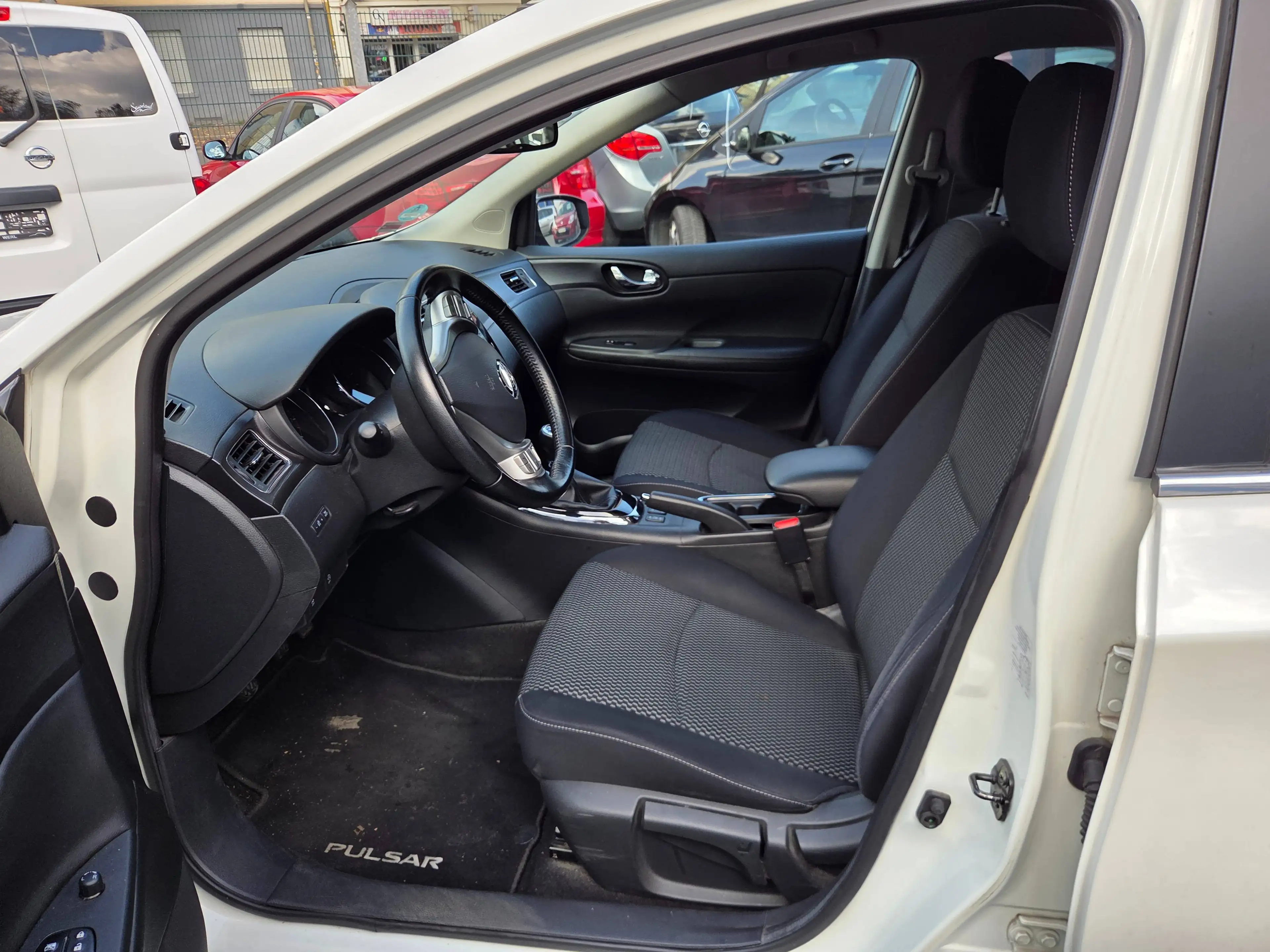 Nissan Pulsar Acenta erst 128000 Klima Navi Kamera TÜV neu — photo 9