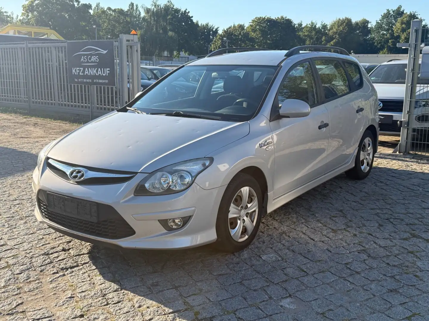 Hyundai i30 CW 1.4 Comfort*Klima*EFH*Euro5 Argent - 2