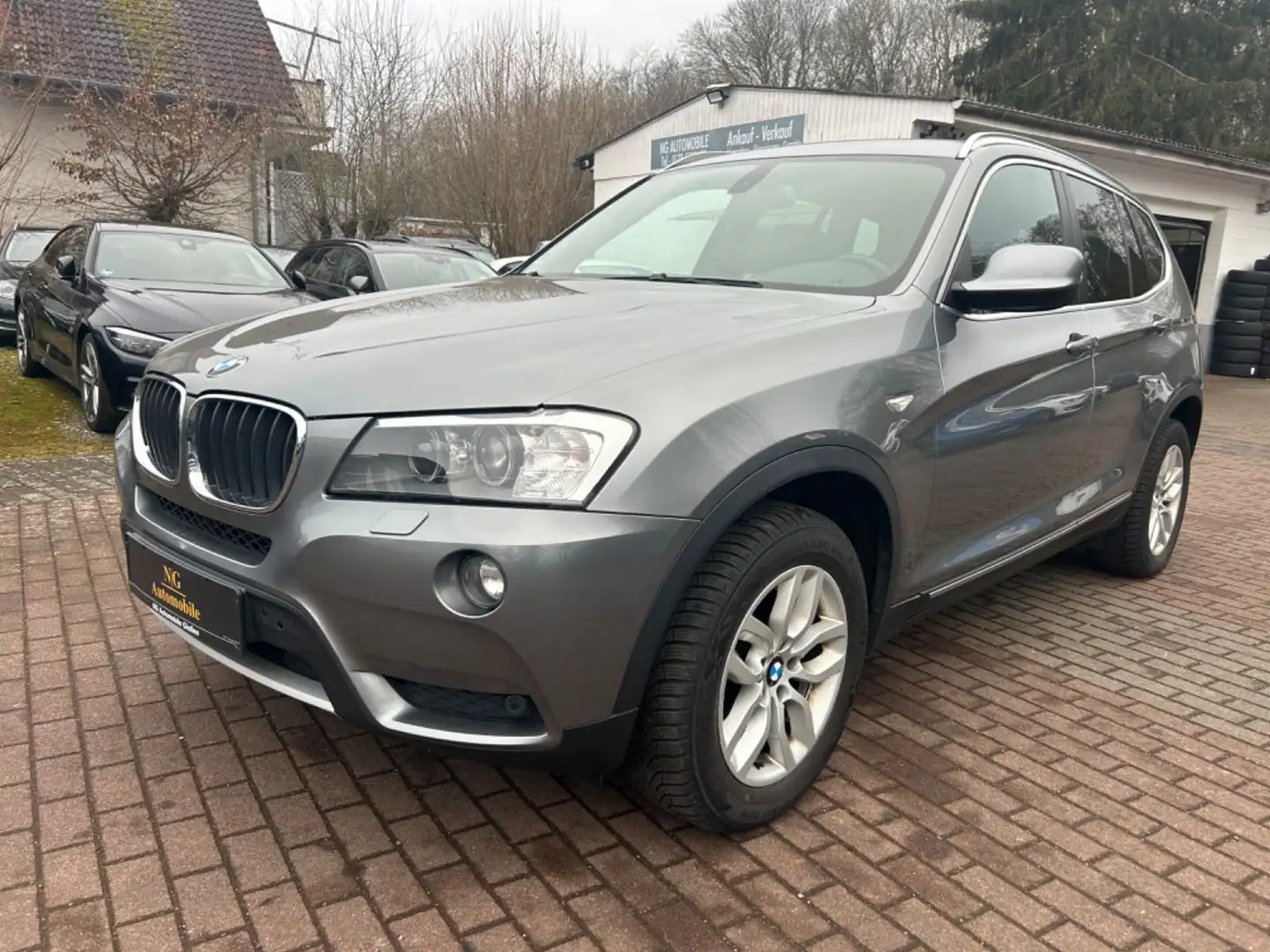 BMW X3 xDrive 20 d X-Line *Bi-Xenon*Navi*AHK*8-Fach* Grigio - 1