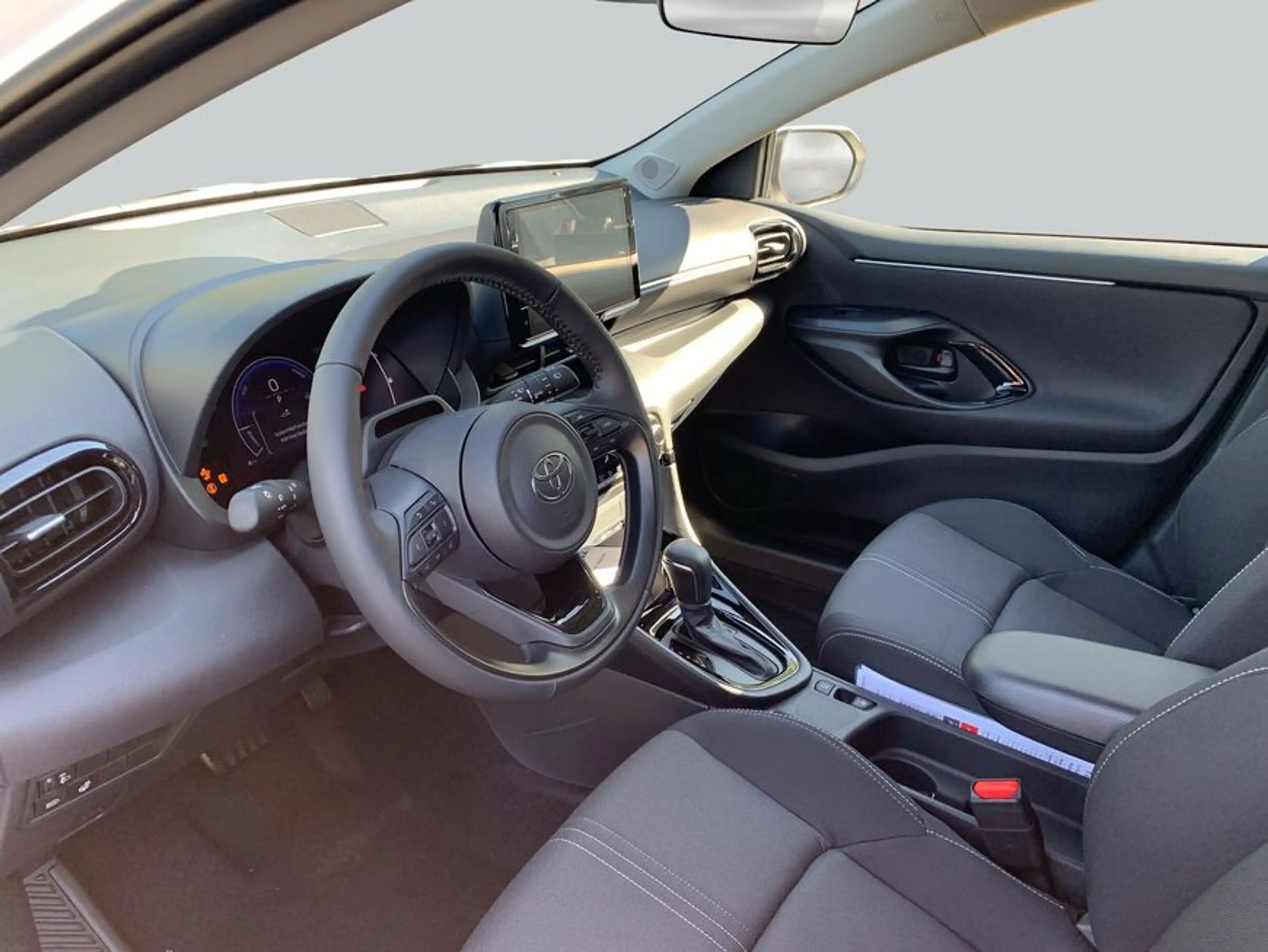 Toyota Yaris Hybrid 116 1.5 VVT-i Teamplayer 68 kW, 5-tür — photo 9