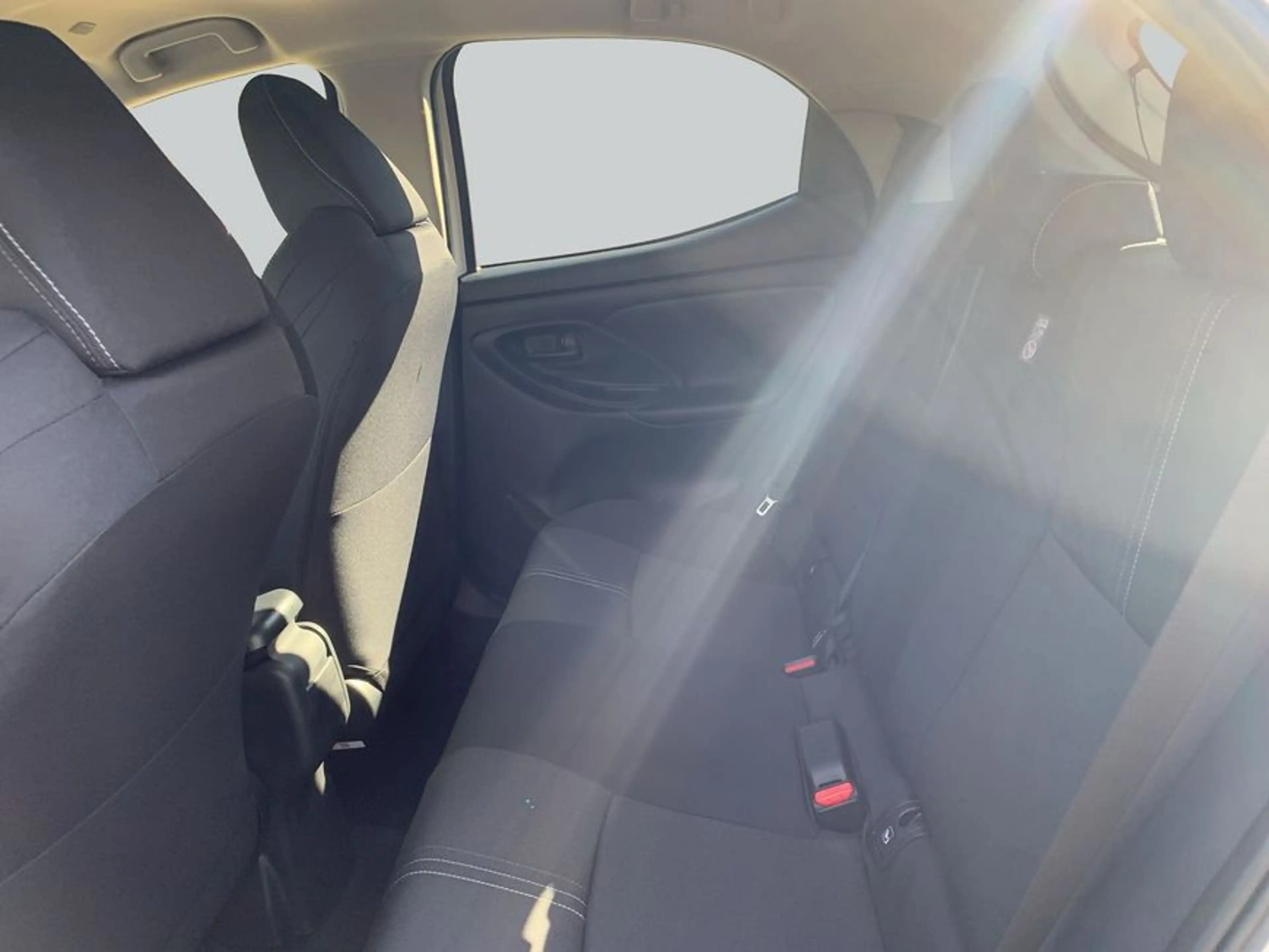 Toyota Yaris Hybrid 116 1.5 VVT-i Teamplayer 68 kW, 5-tür — photo 11