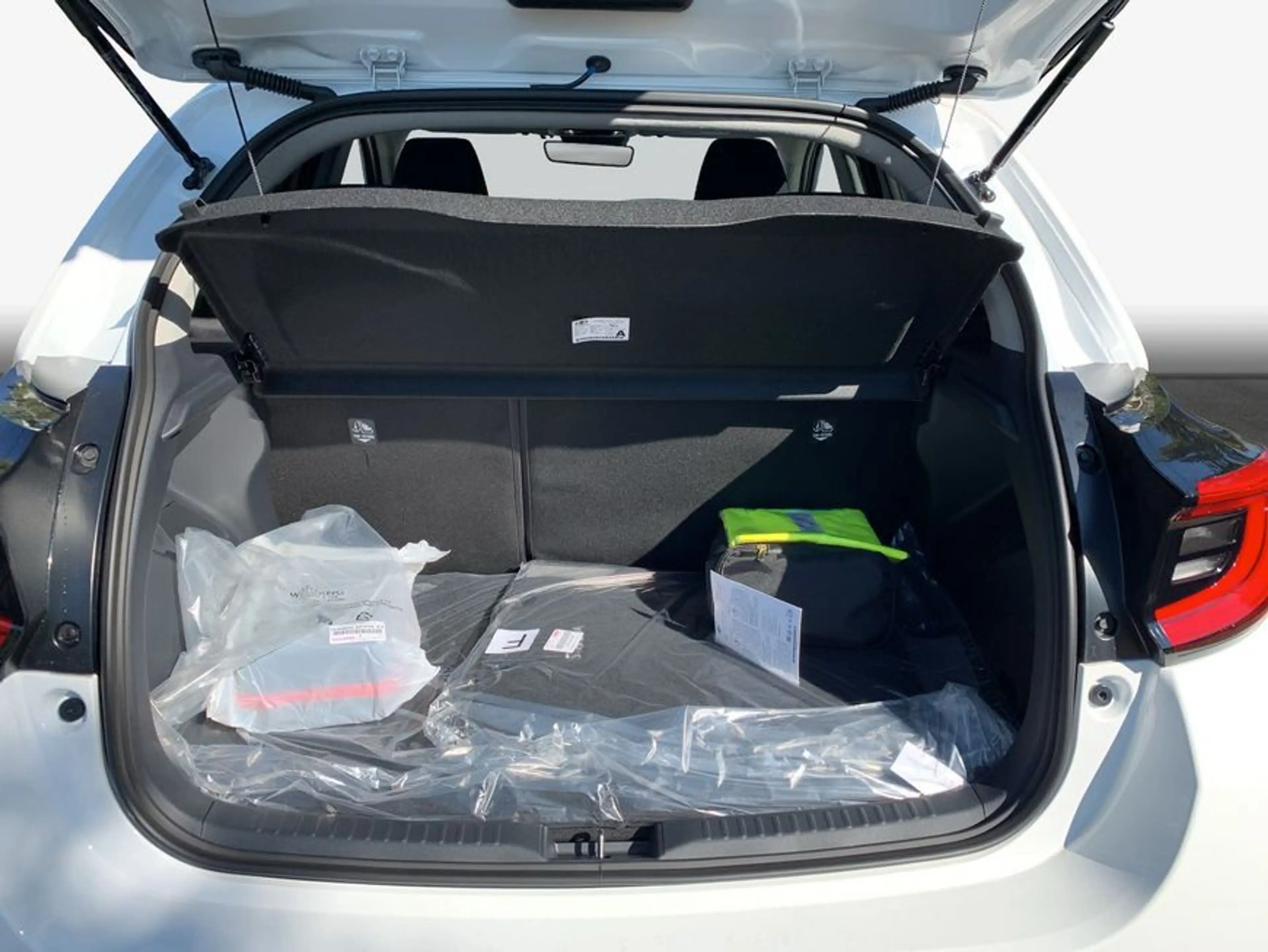 Toyota Yaris Hybrid 116 1.5 VVT-i Teamplayer 68 kW, 5-tür — photo 8