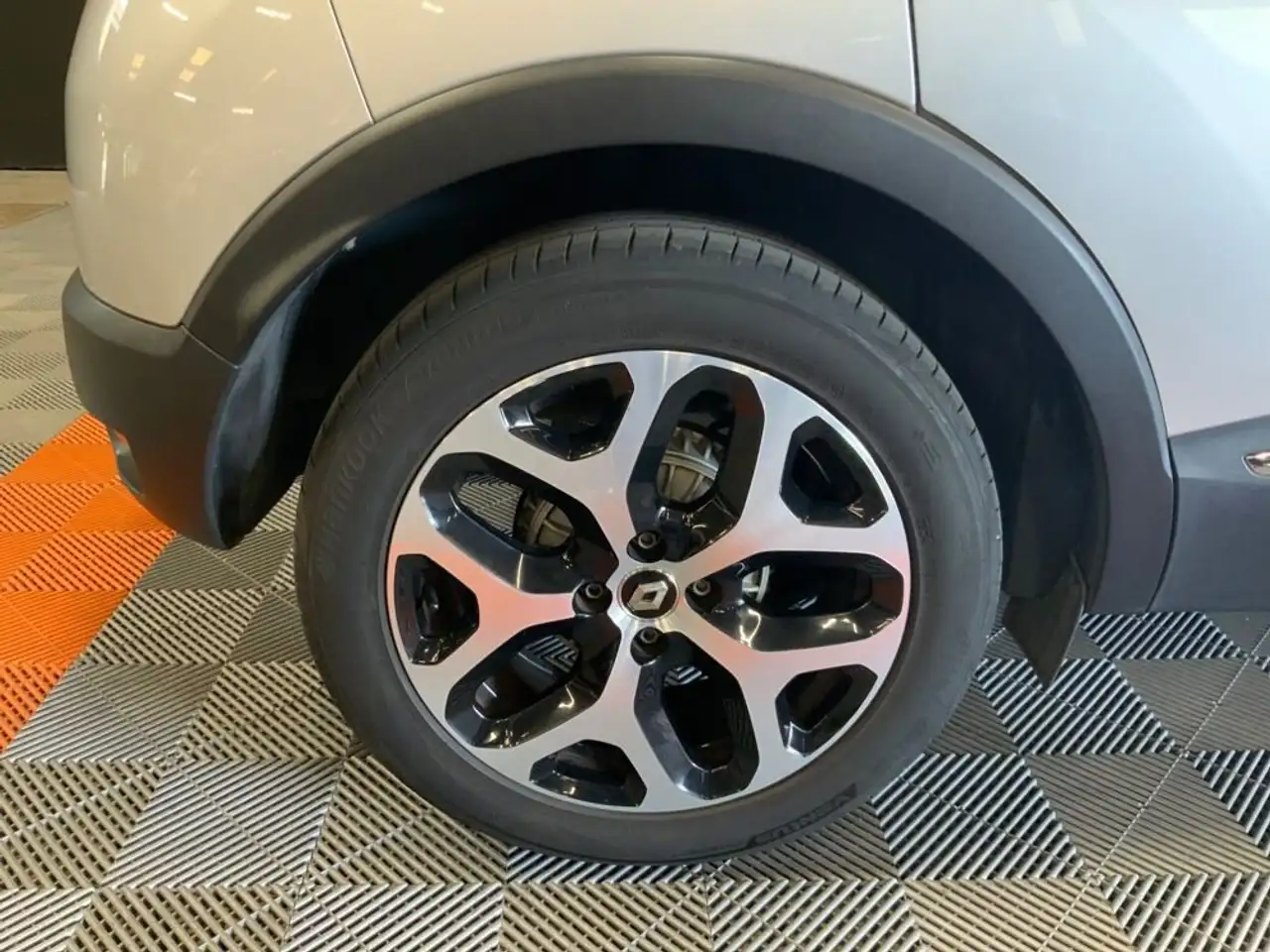 Renault Captur — photo 22