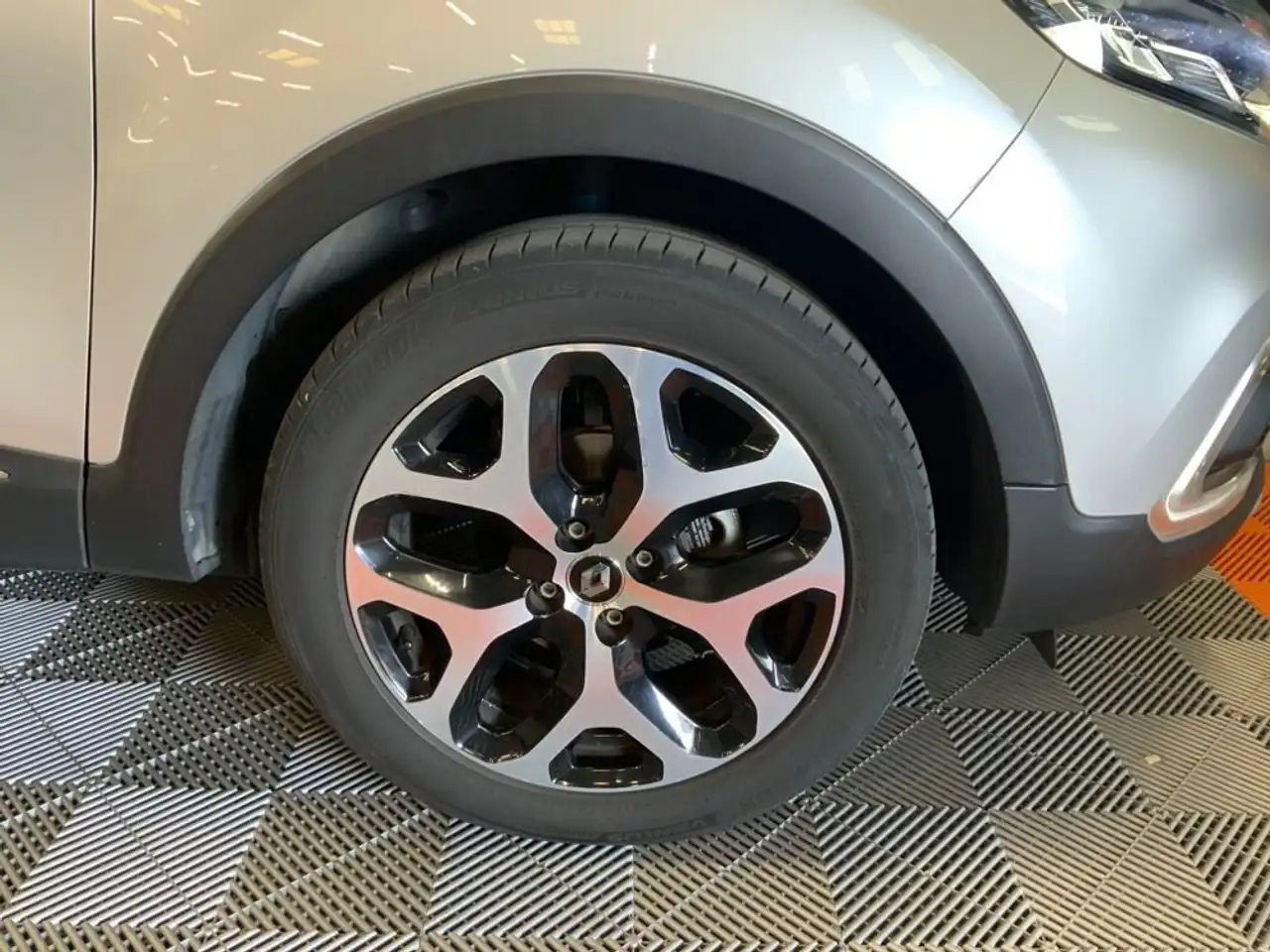 Renault Captur — photo 23
