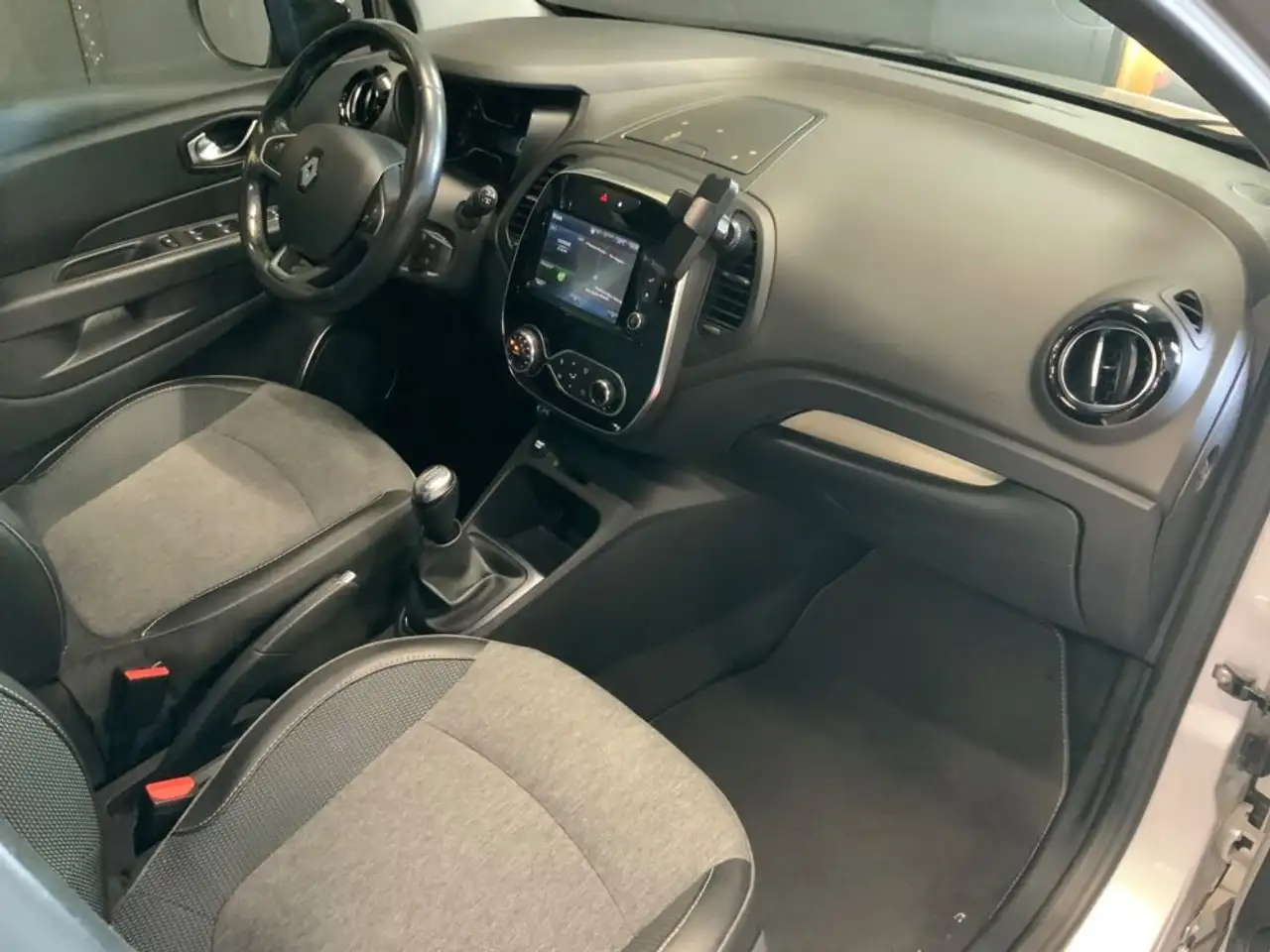 Renault Captur — photo 27