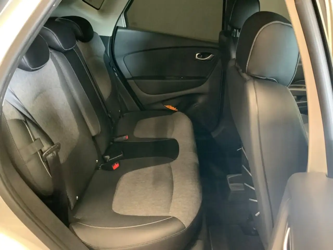Renault Captur — photo 28