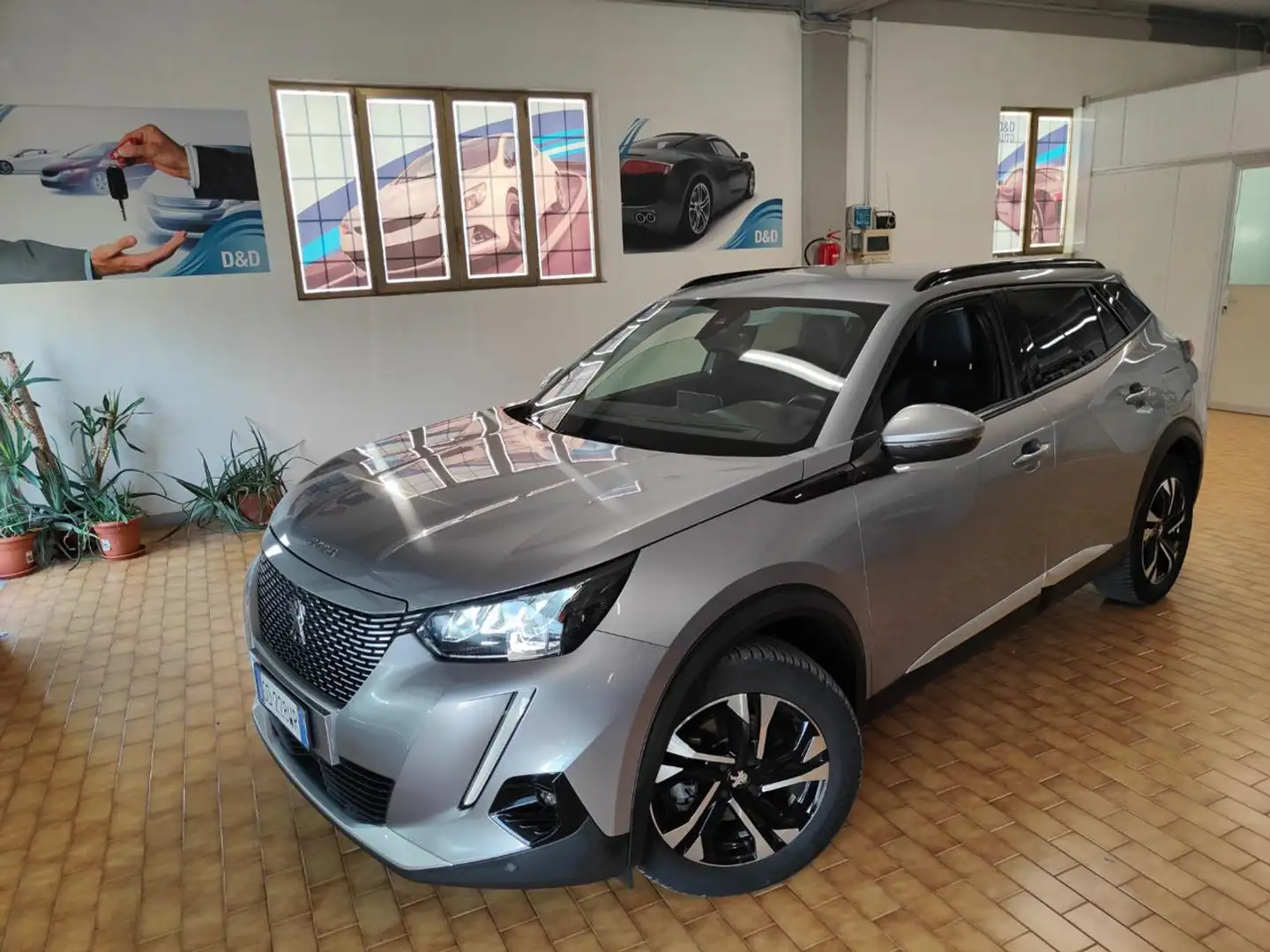 Peugeot 2008 motore elettrico 136 CV Allure Gris - 1