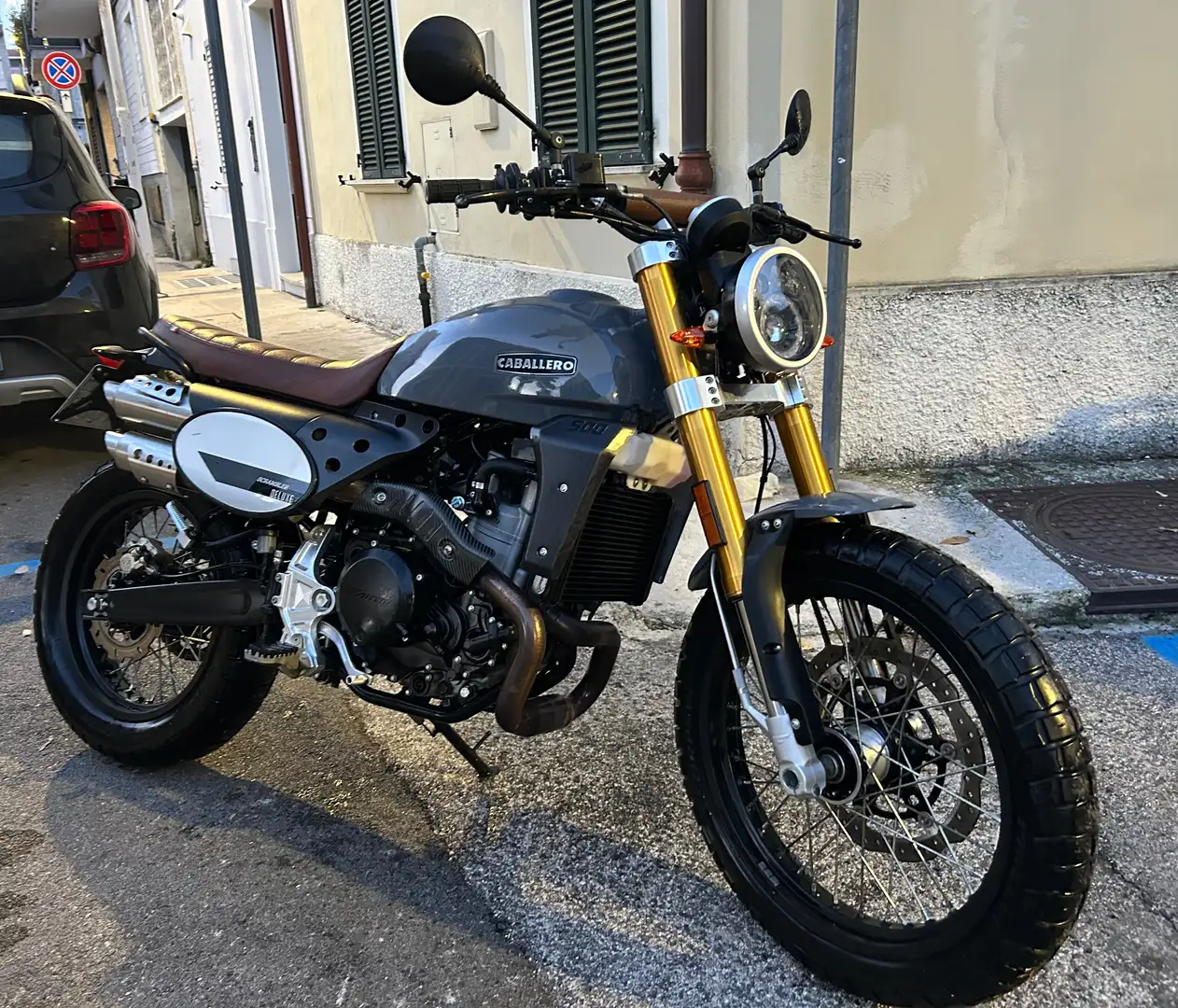 Fantic Caballero 500 Scrambler Deluxe Szary - 1