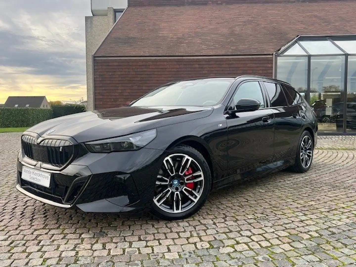 BMW i5 eDrive40 TOURING M SPORTPAKKET PRO Zwart - 1