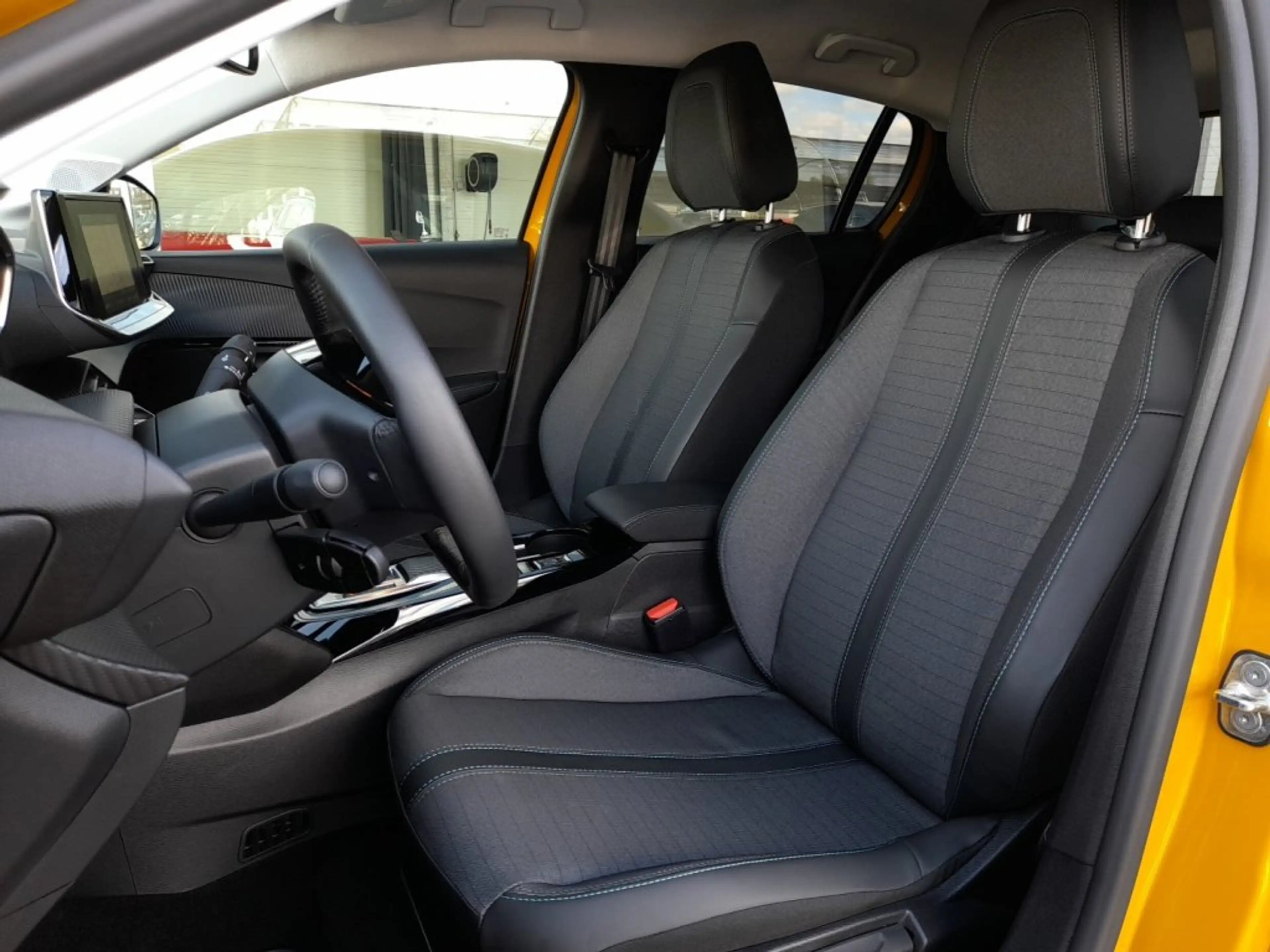 Peugeot e-208 ALLURE Aut. *VOLL LED / NAVI / KAMERA / TEMPOMAT / SHZG / KLIMAAUT.* — photo 11