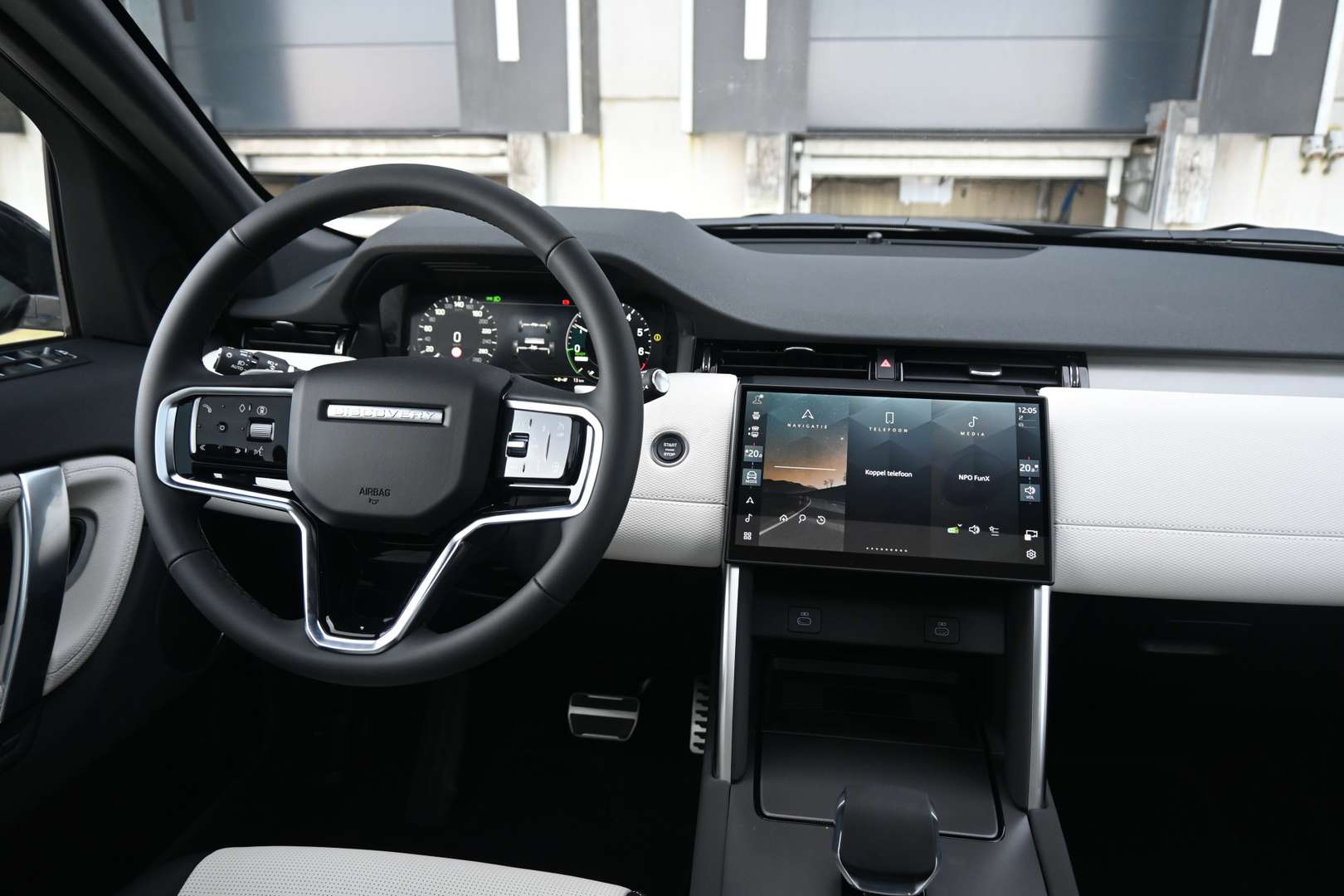 Land Rover Discovery Sport Business Landmark Edition 1.5 P270e PHEV -  - Joinsteer - #4