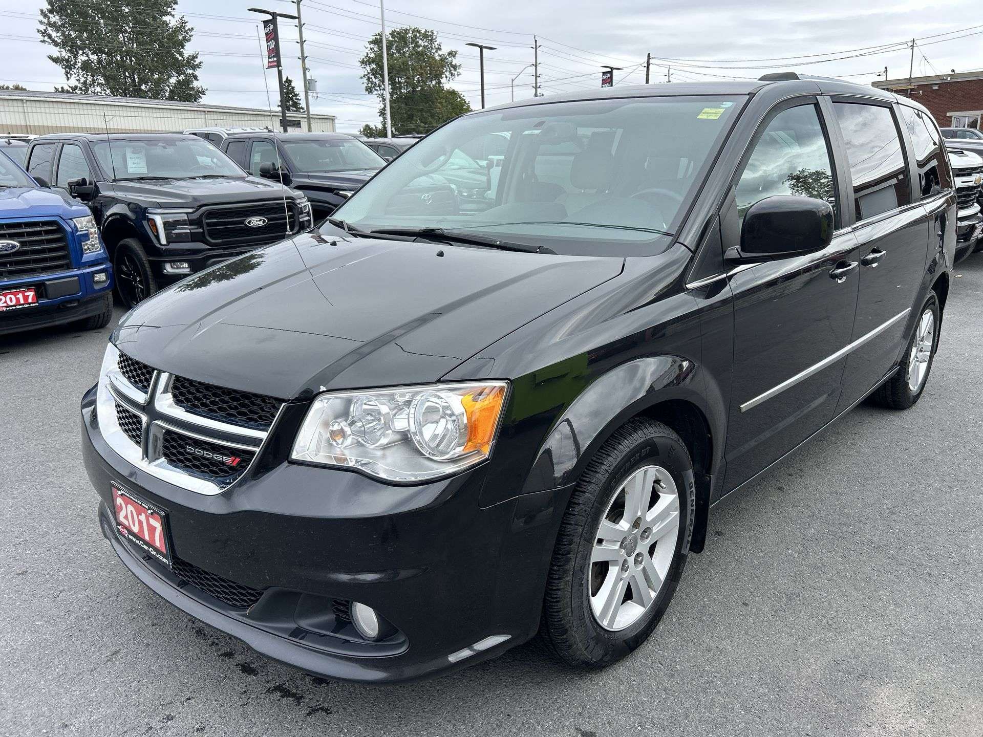 Black 2017 Dodge Grand Caravan Minivan  Automatic